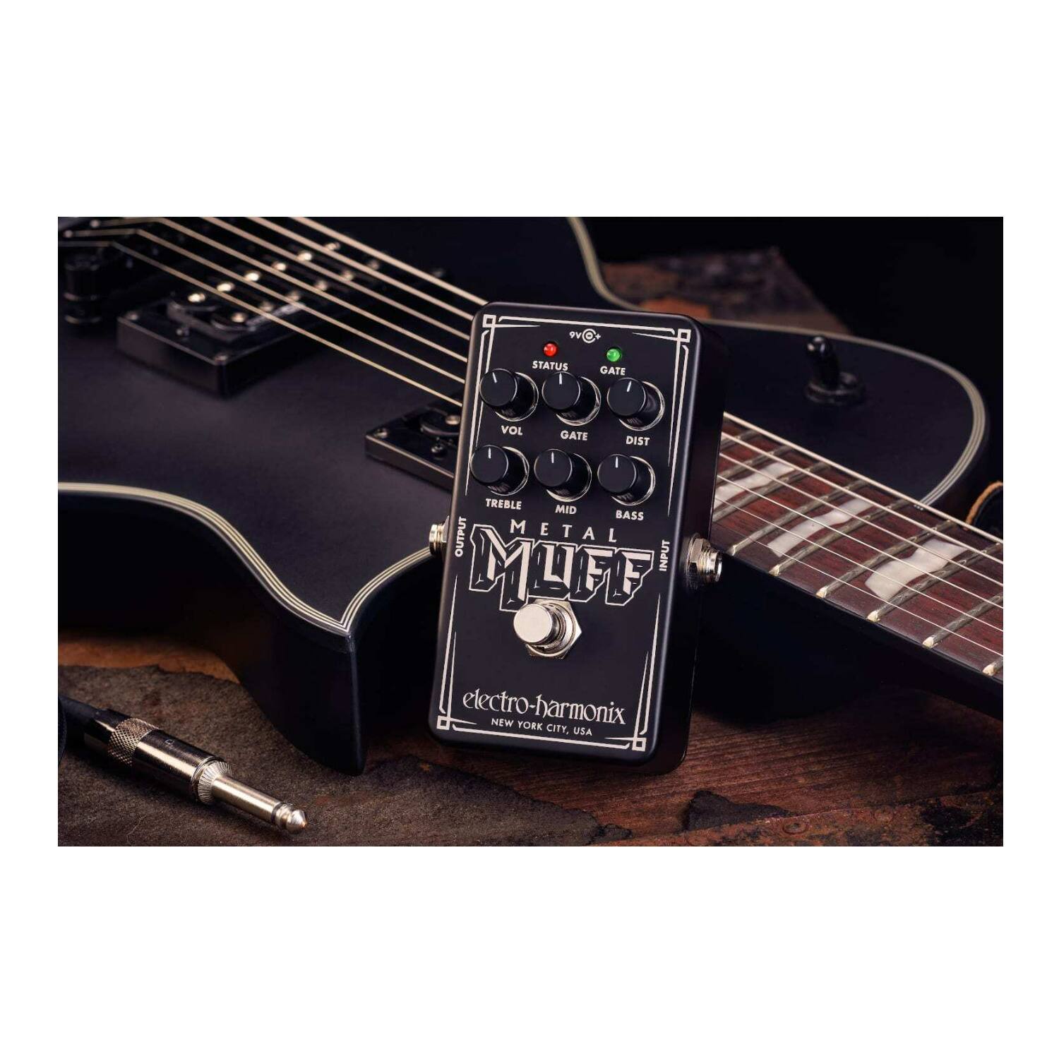 BV D STATUS GATE / VOL GATE DIST I I I TREBLE MID BASS OUTPUT METAL INPUT electro-harmonix NEW YORK CITY, USA