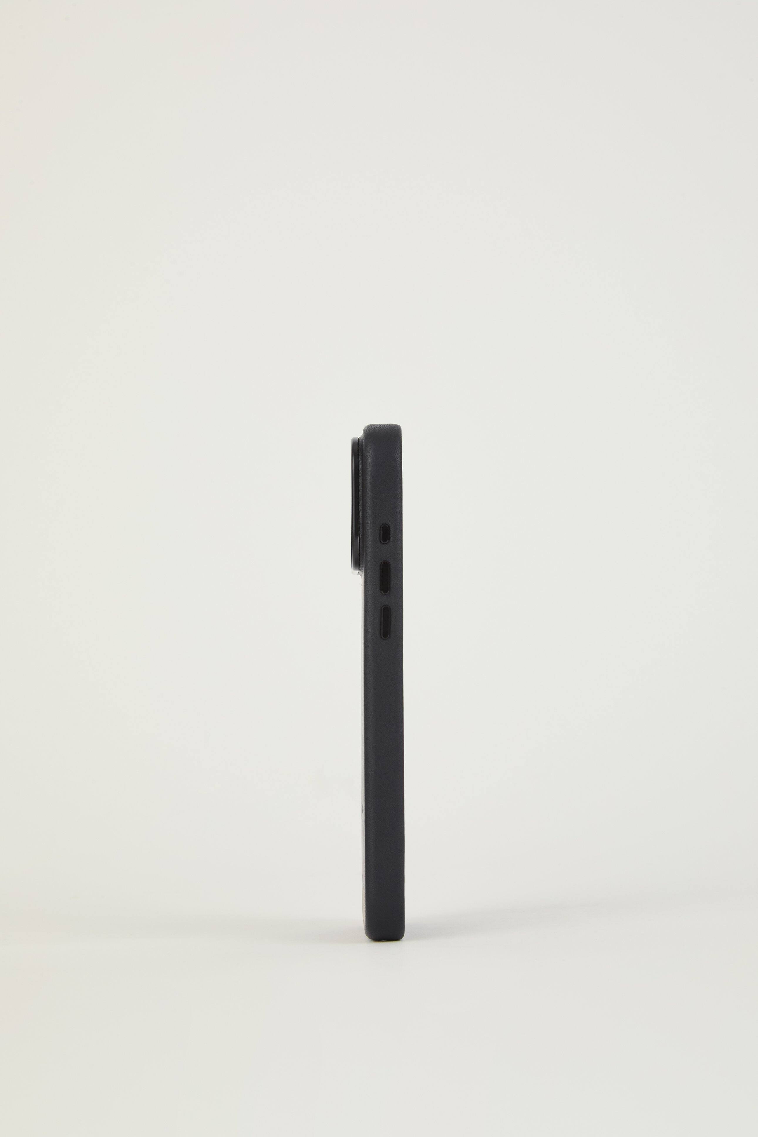 Alt View 2. Troubadour - iPhone 18 Pro Max Leather Case - Black.