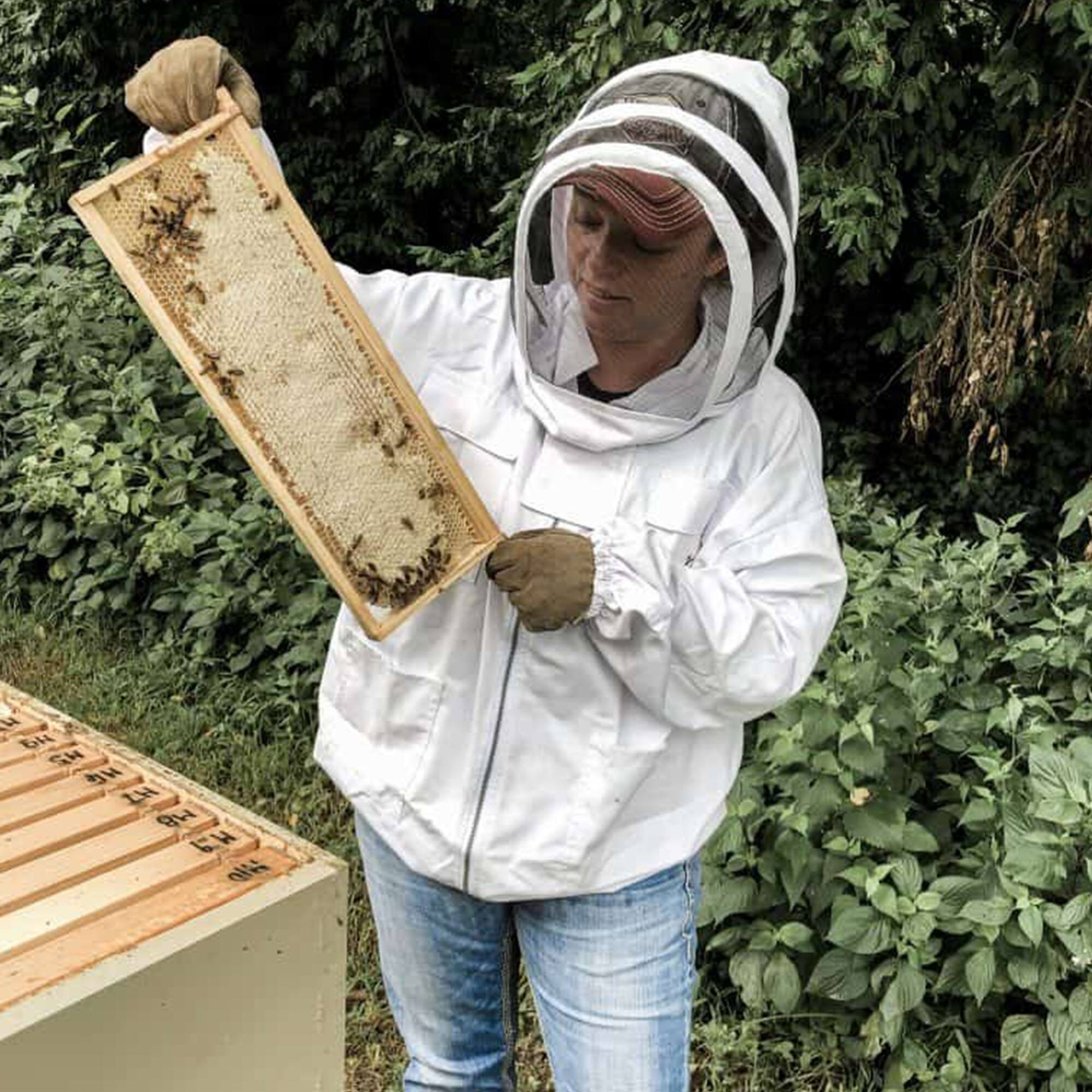 Alt View 6. Master Rancher - Harvest Lane Honey Beekeeping Jacket with Fencing Veil Headpiece, Large - White.