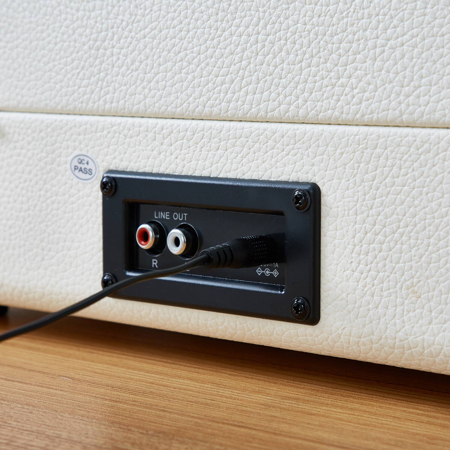 QC4 PASS  
LINE OUT  
R