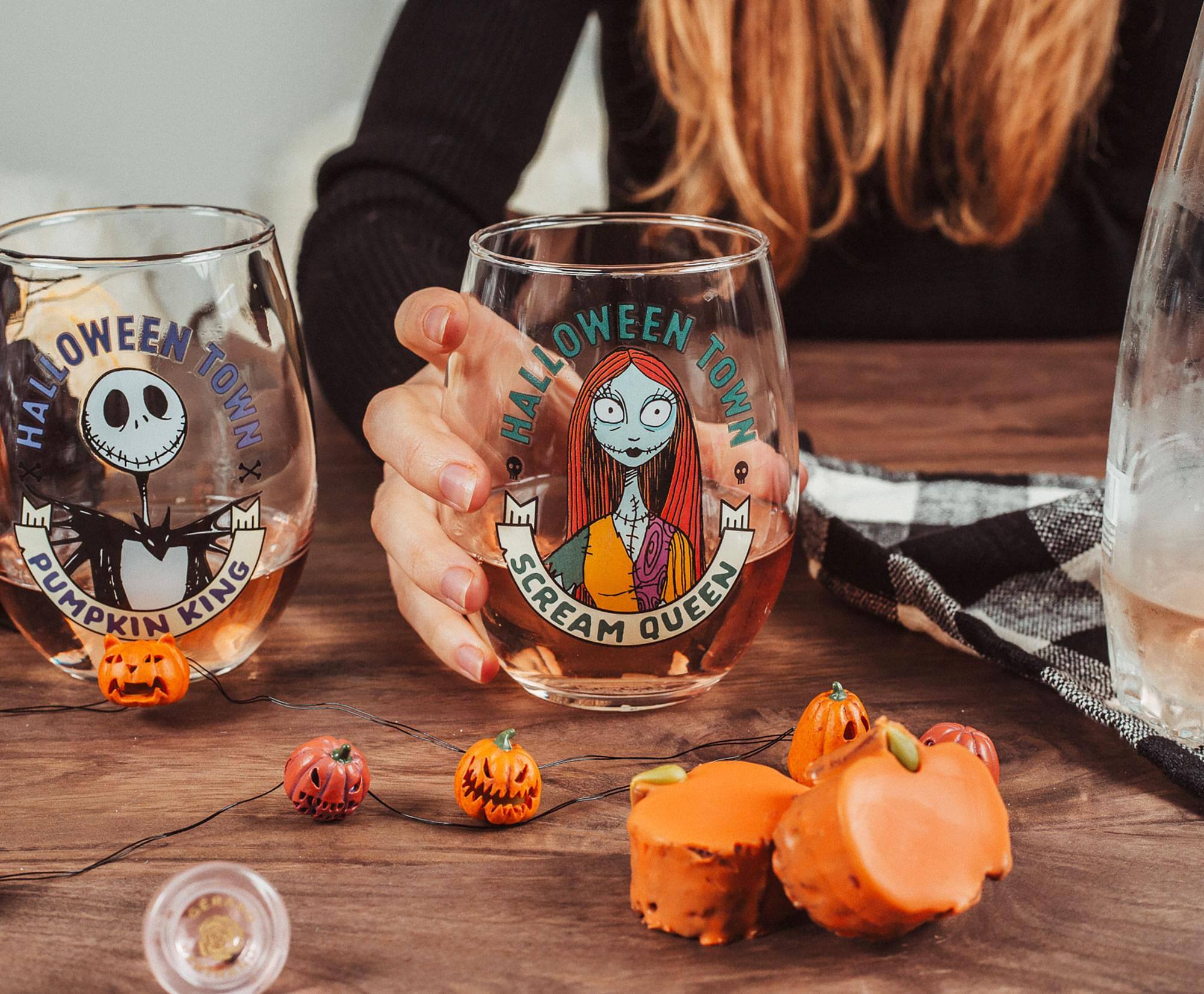 Halloween Town  
Pumpkin King  
Scream Queen