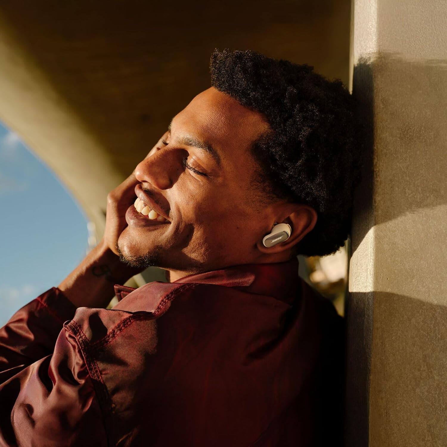 Alt View 3. Bose - Bose QuietComfort Ultra Earbuds (2nd Gen) Bundle with Fast Charger - Noise Cancelling (White Smoke) - White Smoke.