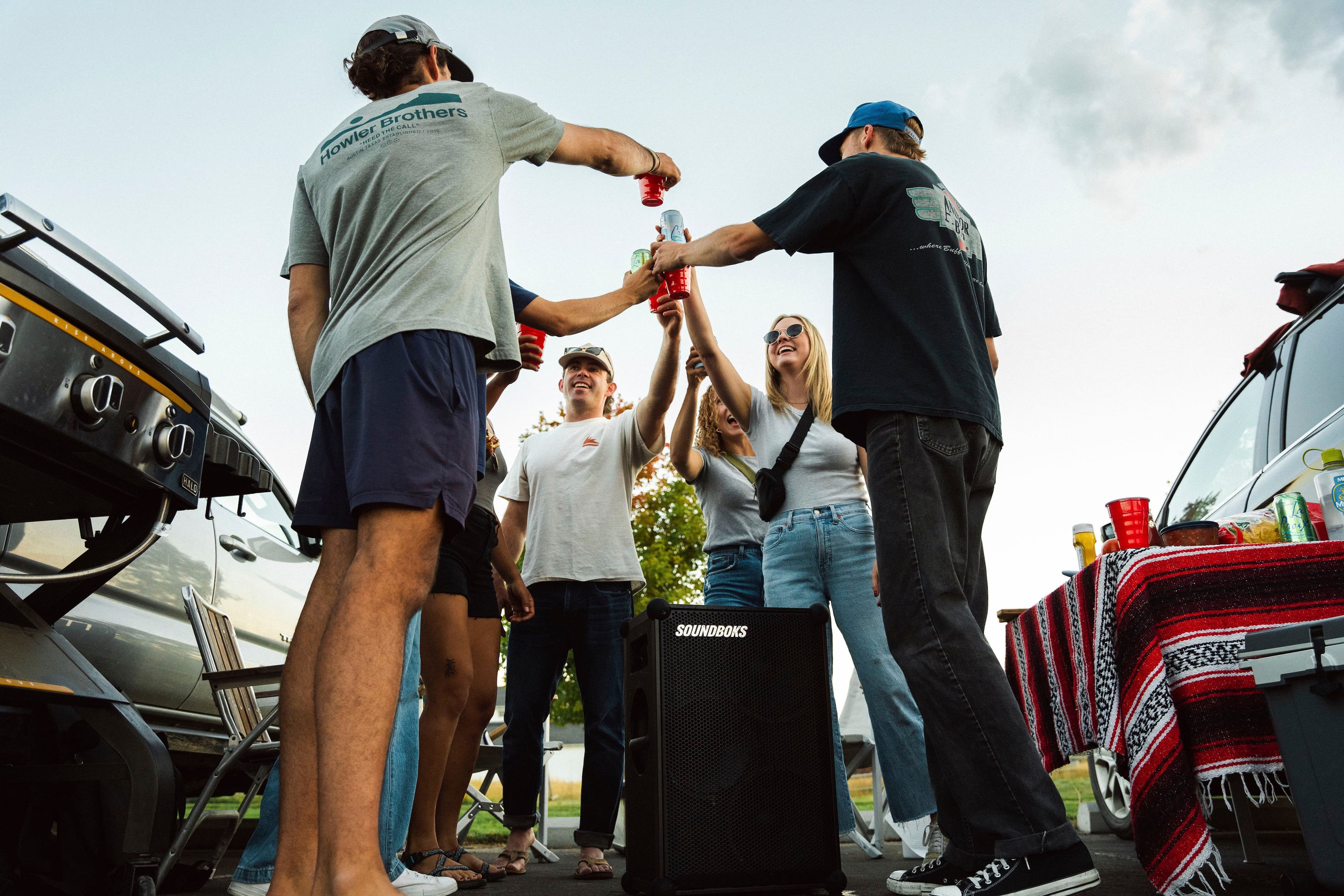 Brothers all, Howler - Pada E, ... UO L SOUNDBOKS