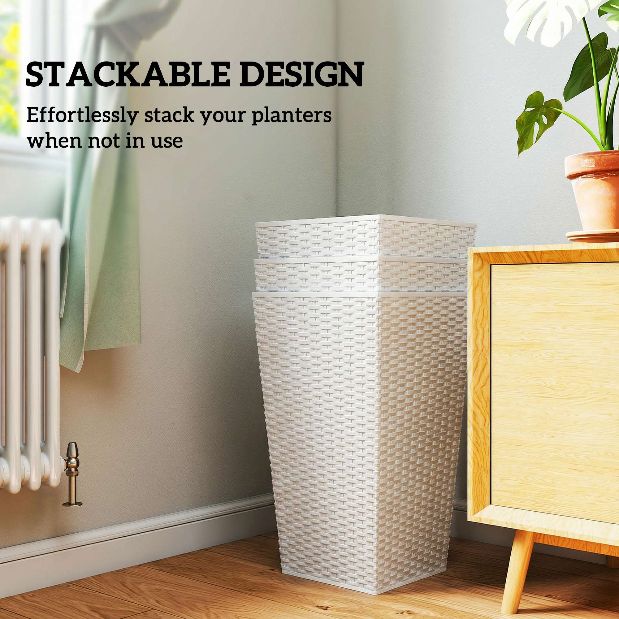 STACKABLE DESIGN  
Effortlessly stack your planters when not in use