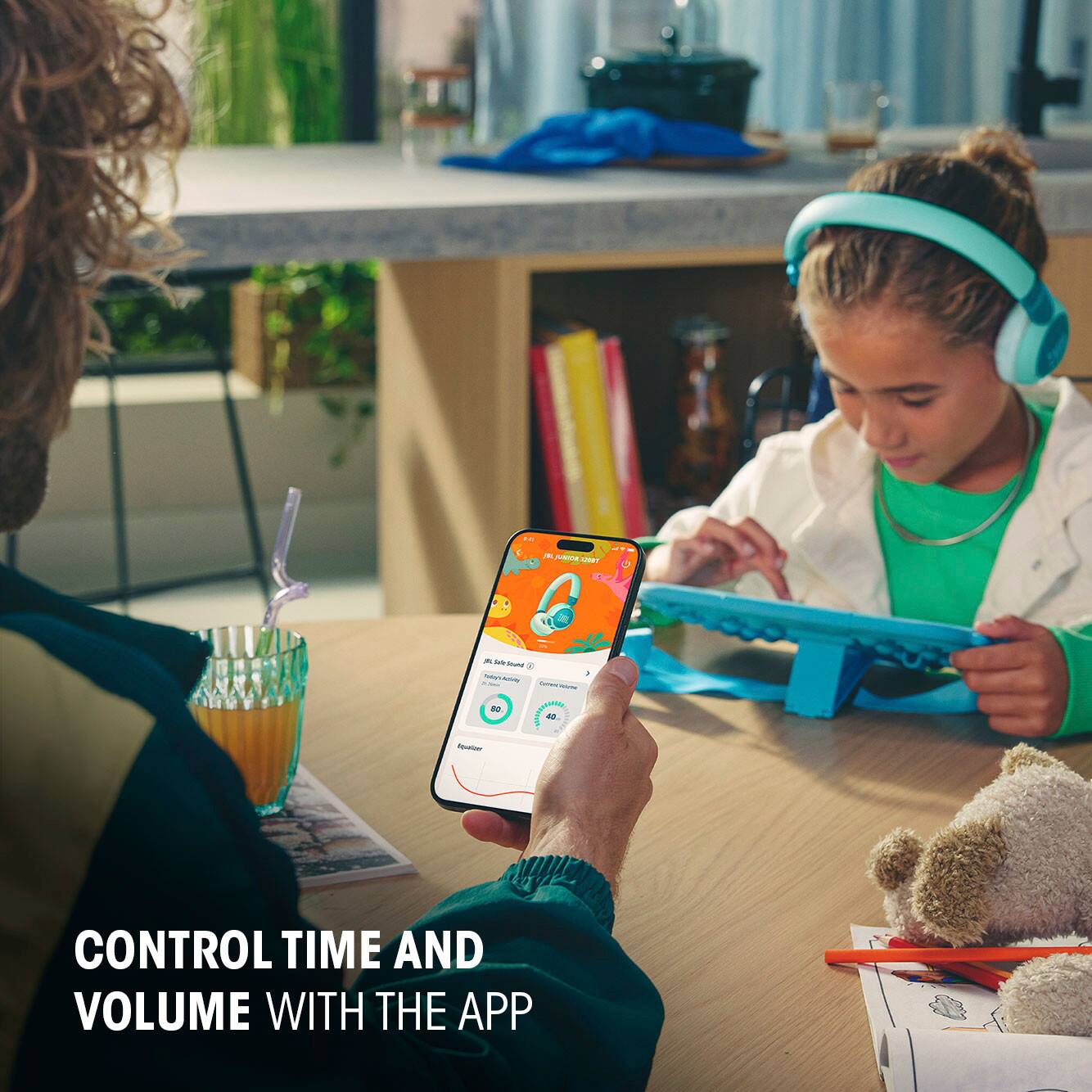 J J - - - -ue . . SAVTA - - - - 80 ( AD - CONTROL TIME AND VOLUME WITH THE APP