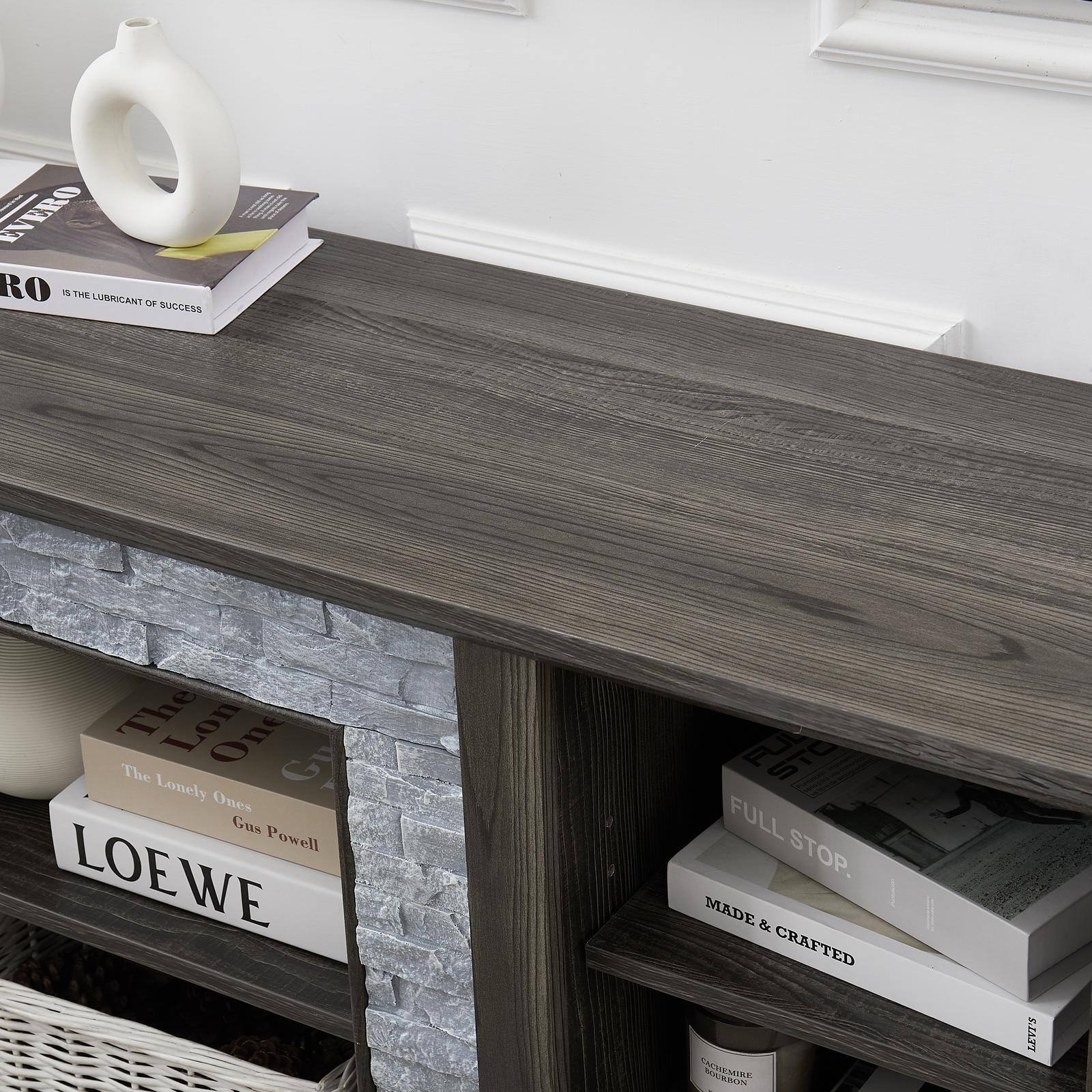 - EVERO RO: "IS THE LUBRICANT OF SUCCESS"
- The Lonely Ones by Gus Powell
- LOEWE
- FULL STOP
- MADE & CRAFTED