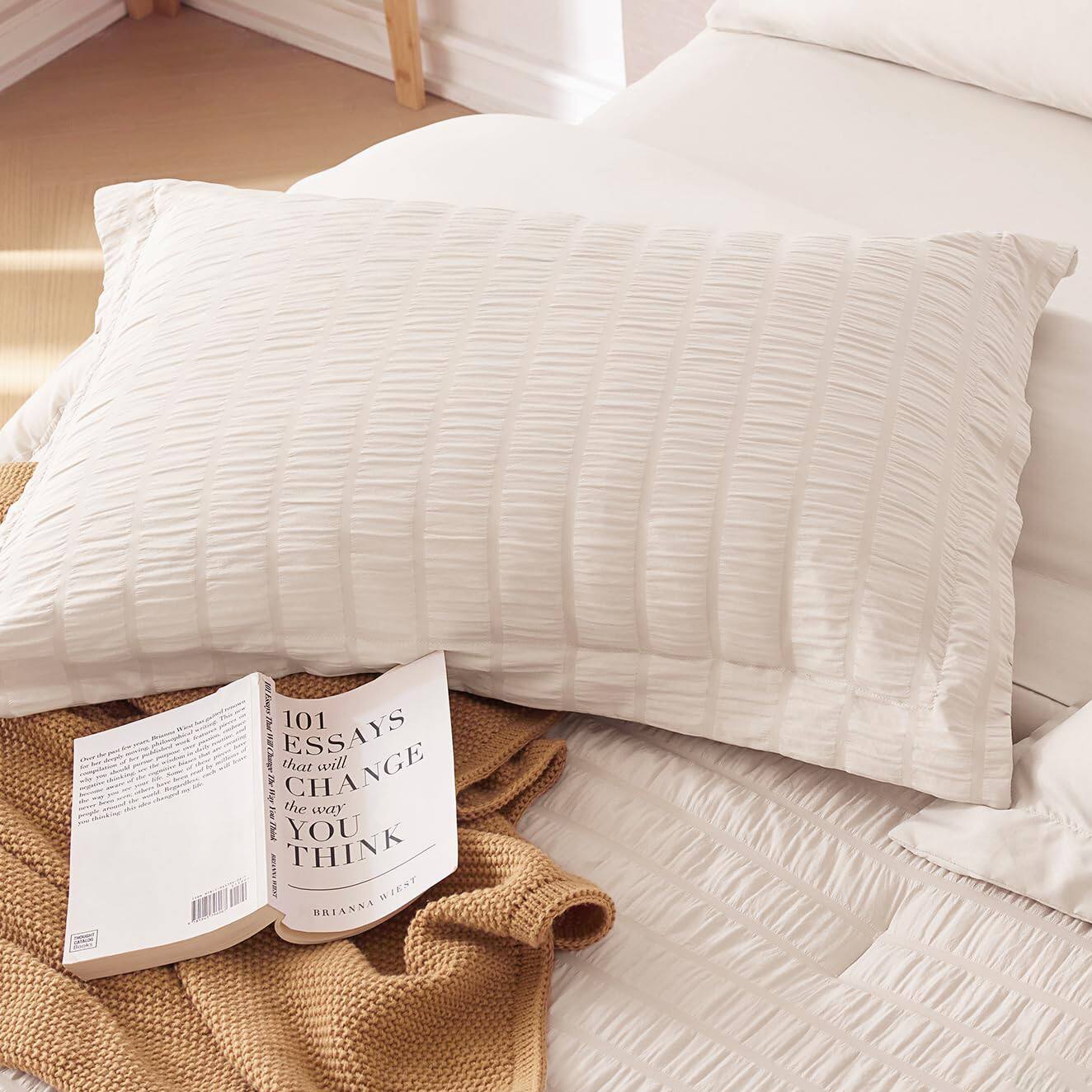 101 Essays That Will Change the Way You Think  
Brianna Wiest