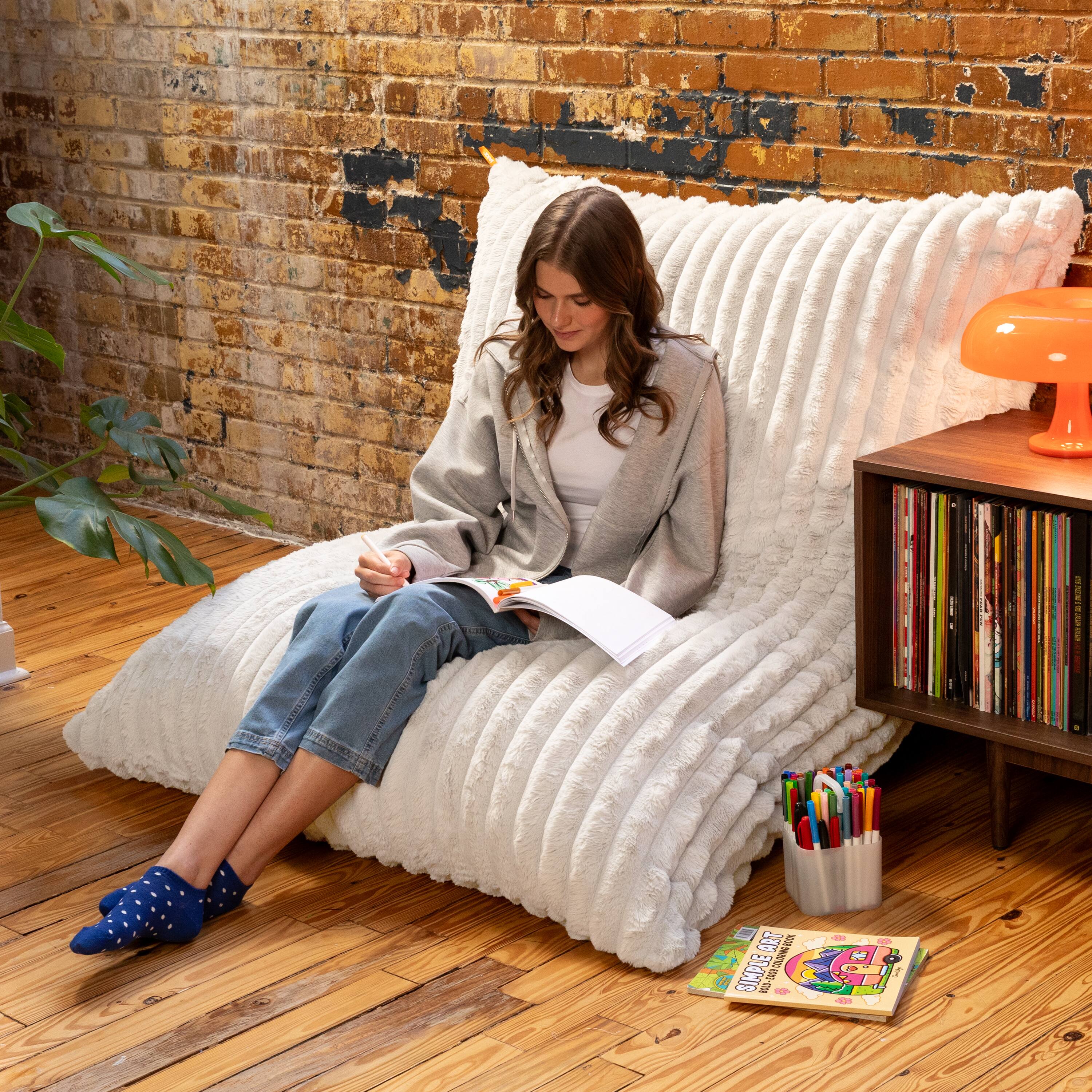 ART E T 1 SIMPLE B - ! 4050% de

COLORING BOOK
COLORING BOOK