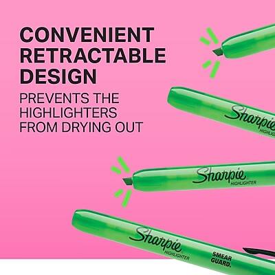 CONVENIENT RETRACTABLE DESIGN PREVENTS THE HIGHLIGHTERS FROM DRYING OUT.  
SHARPIE HIGHLIGHTER  
SHARPIE HIGHLIGHTER  
SHARPIE HIGHLIGHTER  
SMEAR GUARD