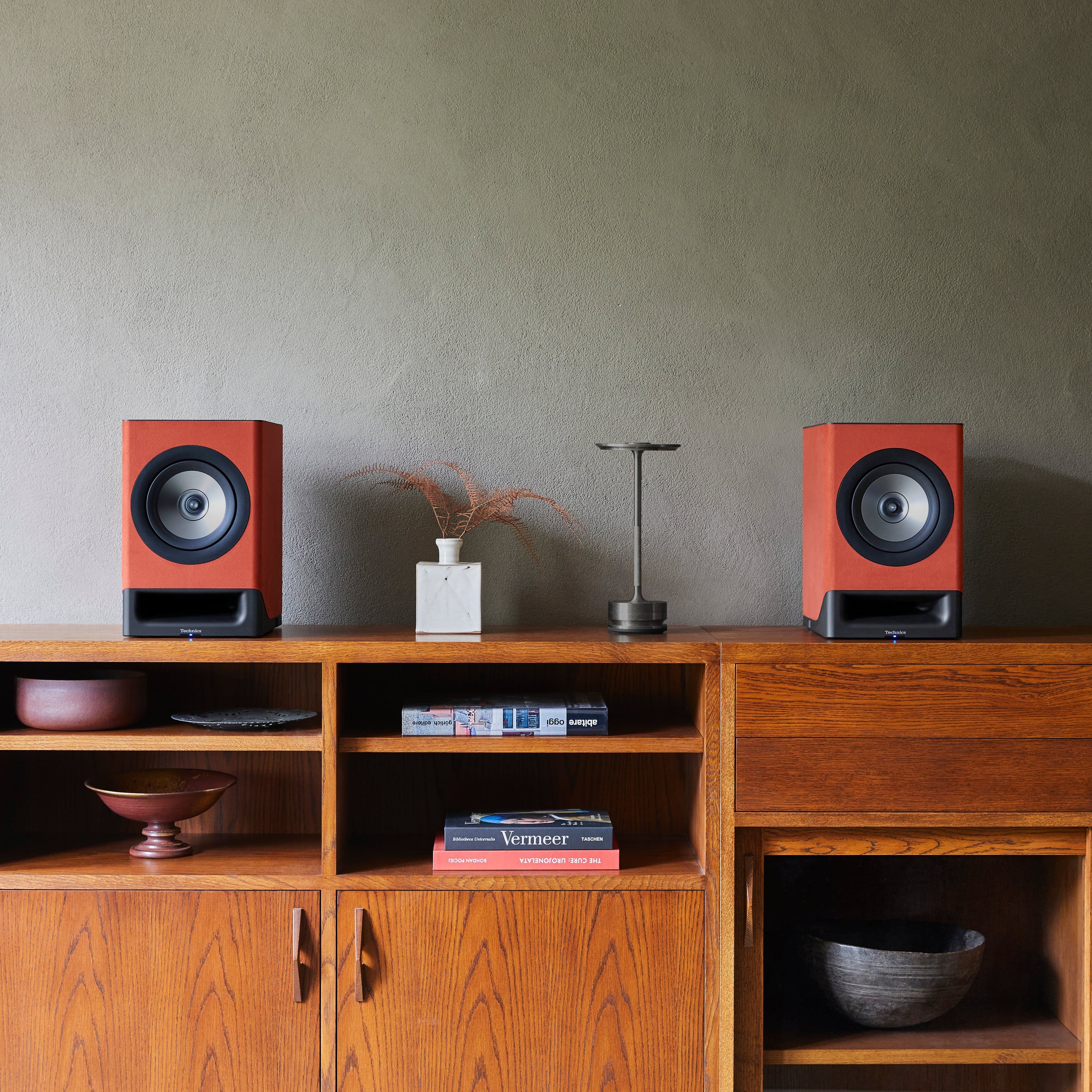 The text on the image reads: "Vermeer".