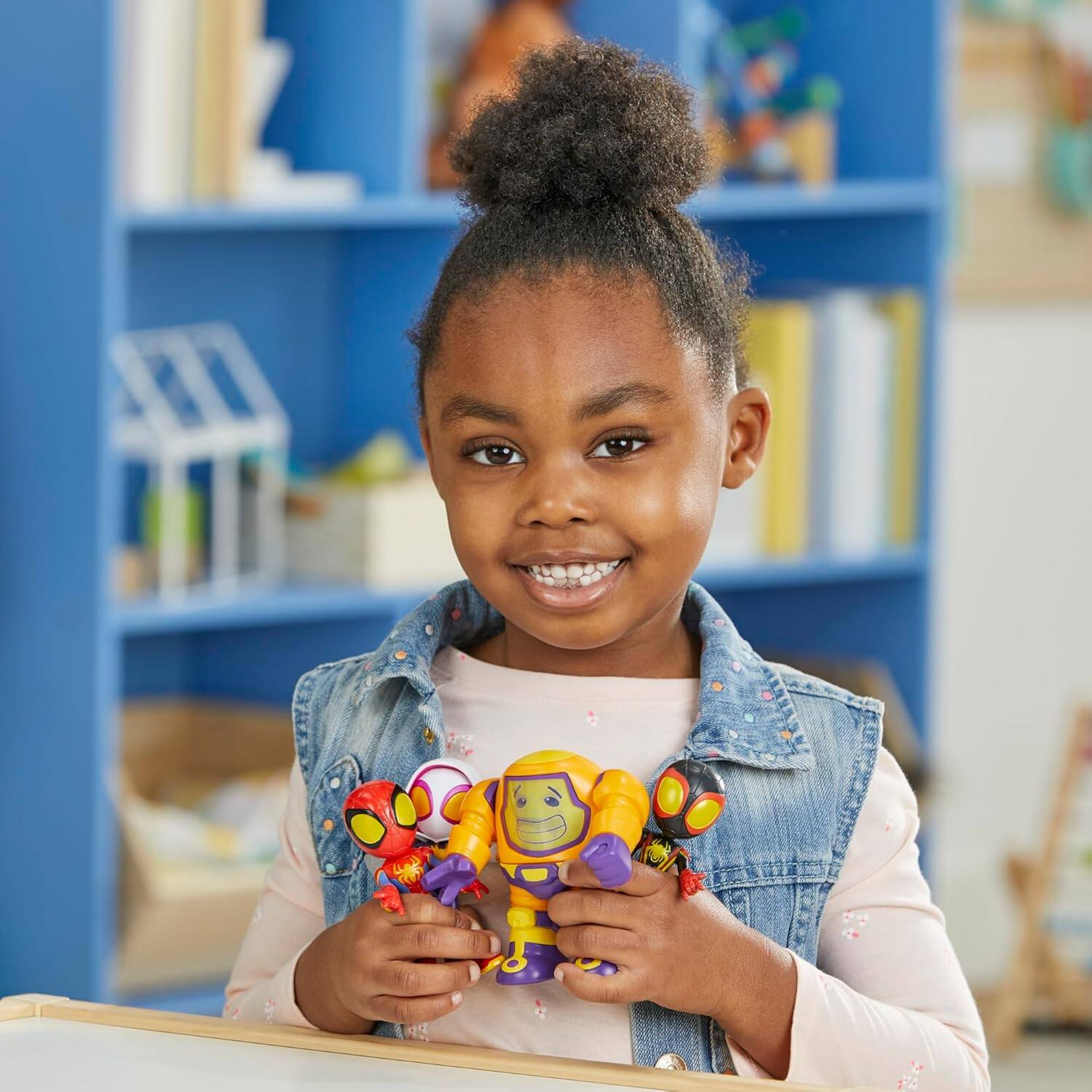 Alt View 5. Marvel - Web-Spinners Gear Up for Adventure 4-Pack, 4-Inch Action Figures with 6 Accessories (Exclusive).