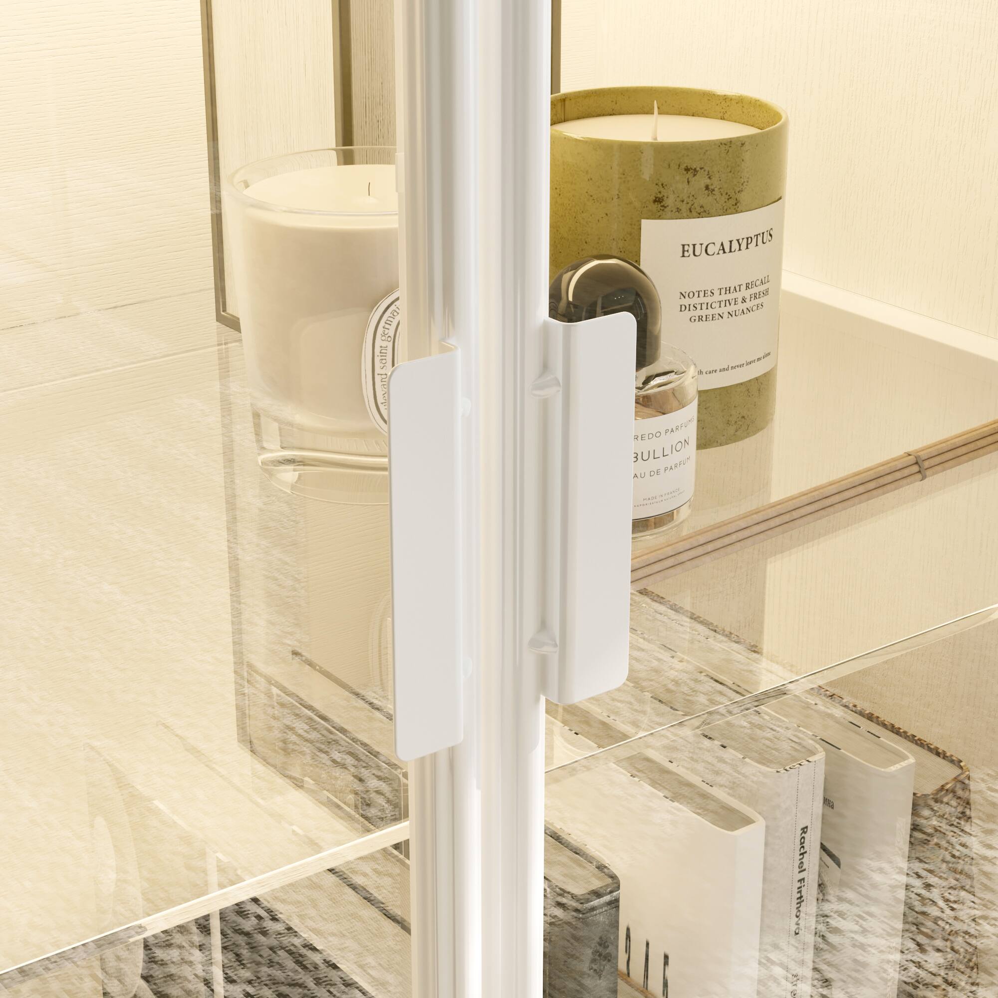 EUCALYPTUS
NOTES THAT RECALL DISTINCTIVE & GREEN NATURAL
REDO PARFUM BULLION
AU DE PARFUM
Rachel Firthorris