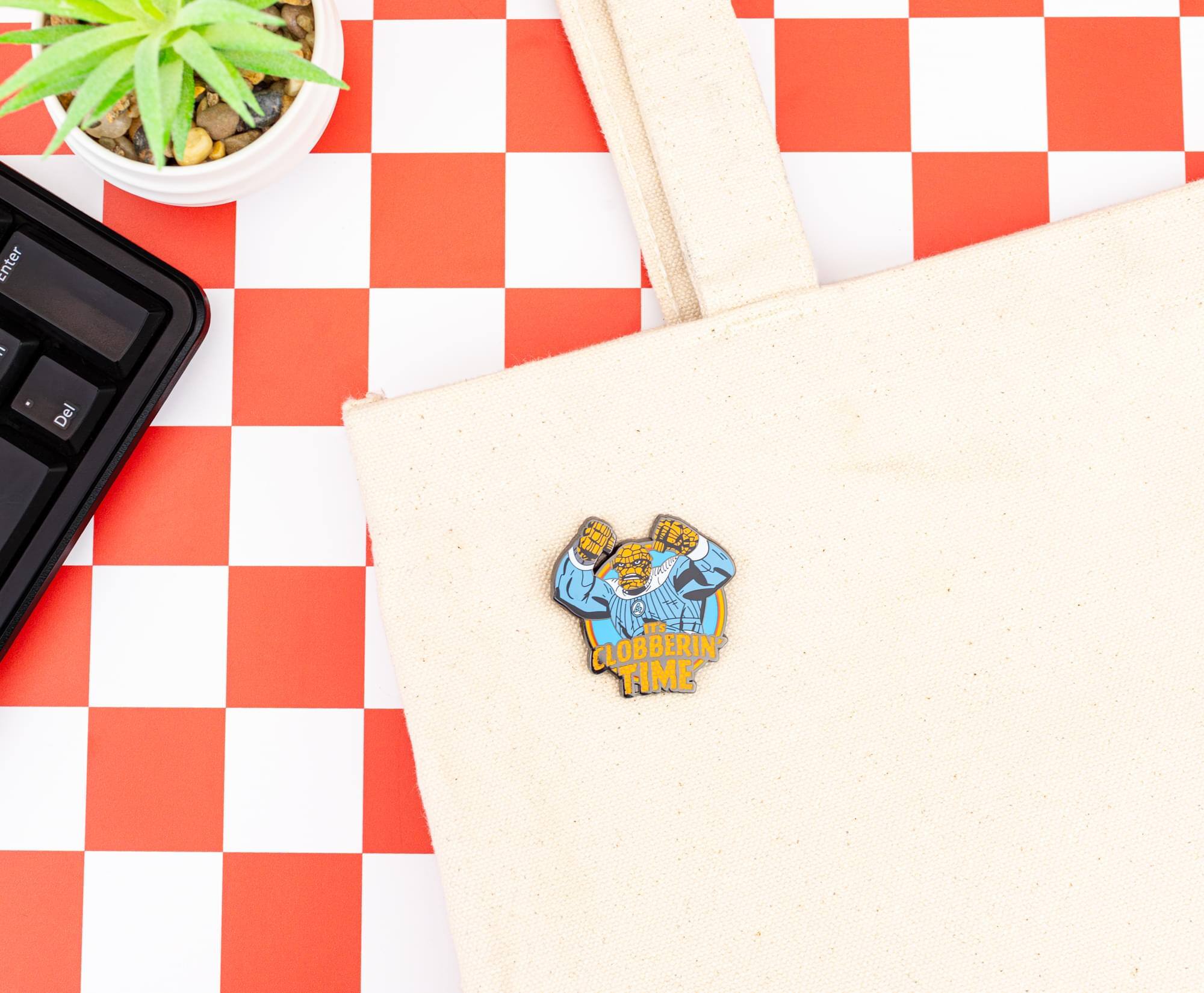 Enter Del COI CLOBBERIN TIME