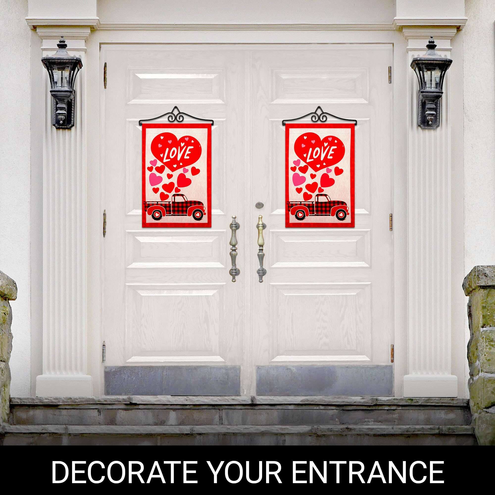 LOVE LOVE DECORATE YOUR ENTRANCE