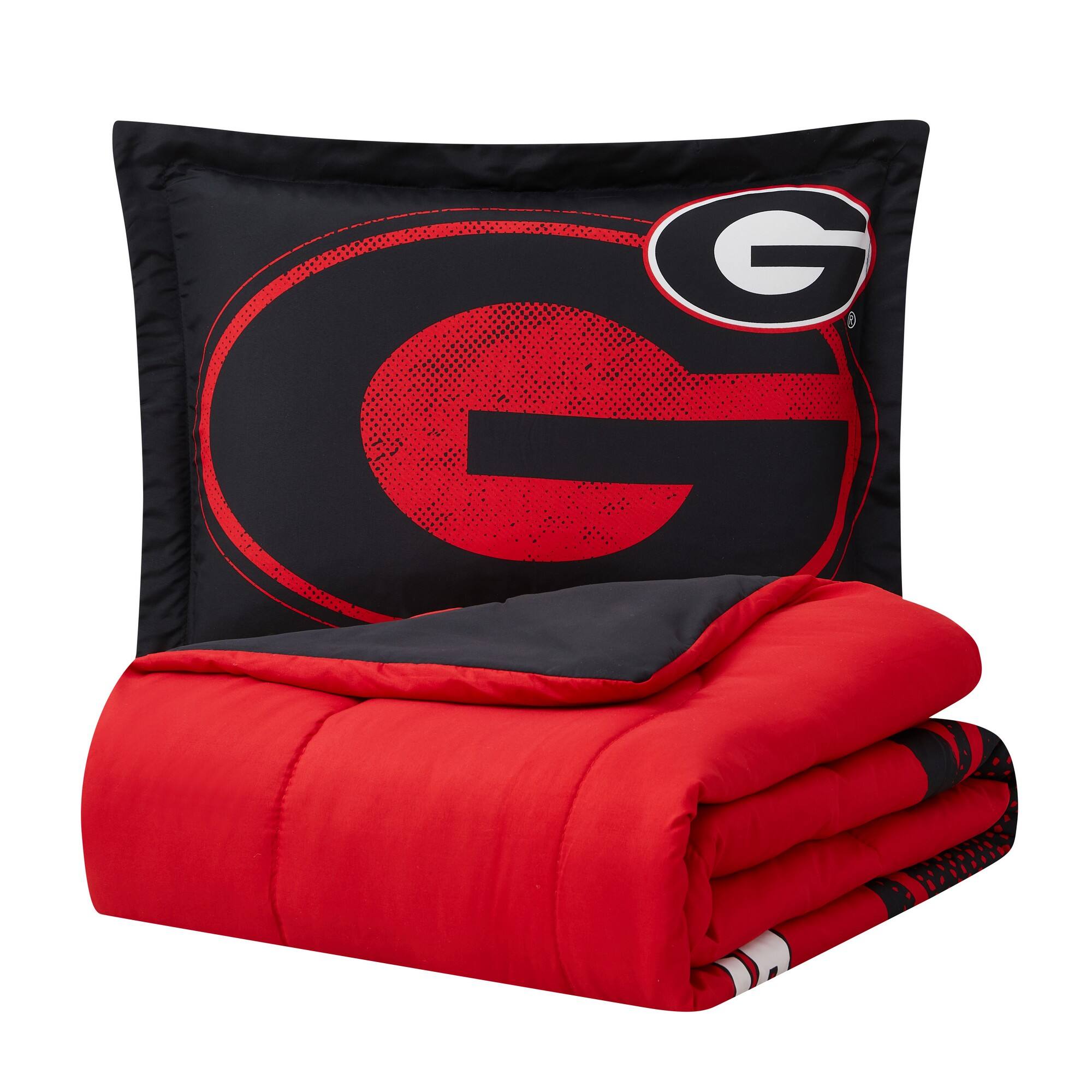 Angle. Sweet Home Collection - NCAA Georgia Bulldogs Comforter & Pillow Sham Set- Twin/Twin XL - Multicolored.
