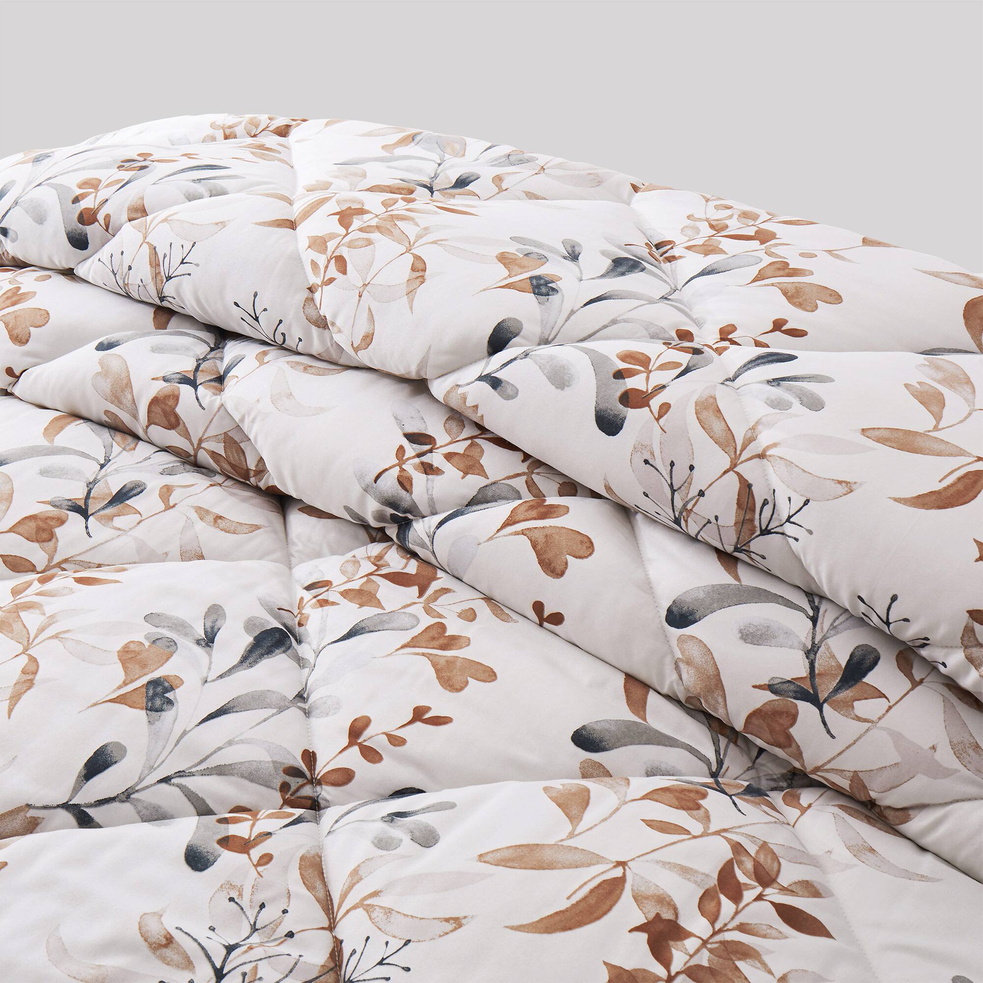 Angle. Peace Nest - Peace Nest 7pc Floral Printed Reversible Comforter & Sheets Set - Colorful.
