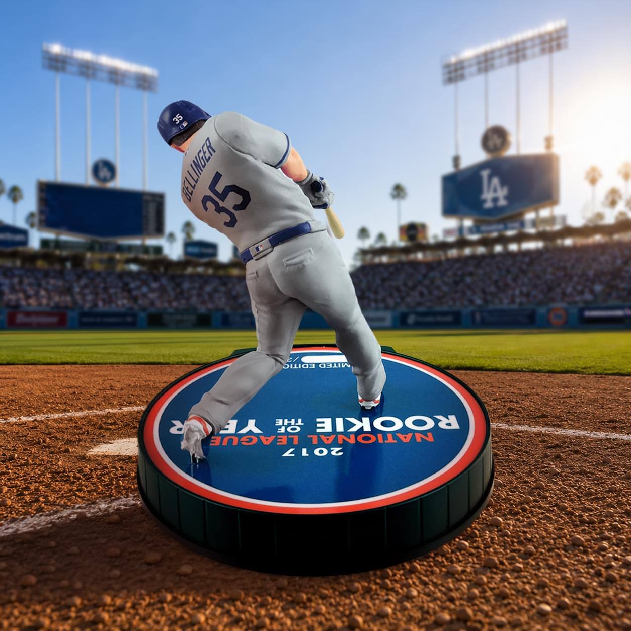 35 BELLINGER 35 LA / EDITIC MITED THE ROOKIE OF THE LEAGUE NATIONAL 2017