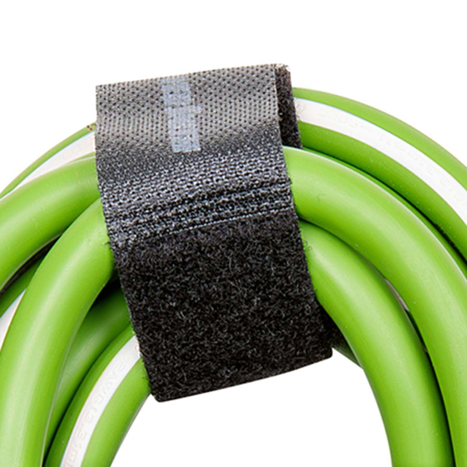 Left. PowerSmith - 1-Outlet 15-Amp 3-Prong Grounded Heavy-Duty Rubber-Jacket Outdoor Locking Extension Cord 12-Gauge 25 ft - Green.