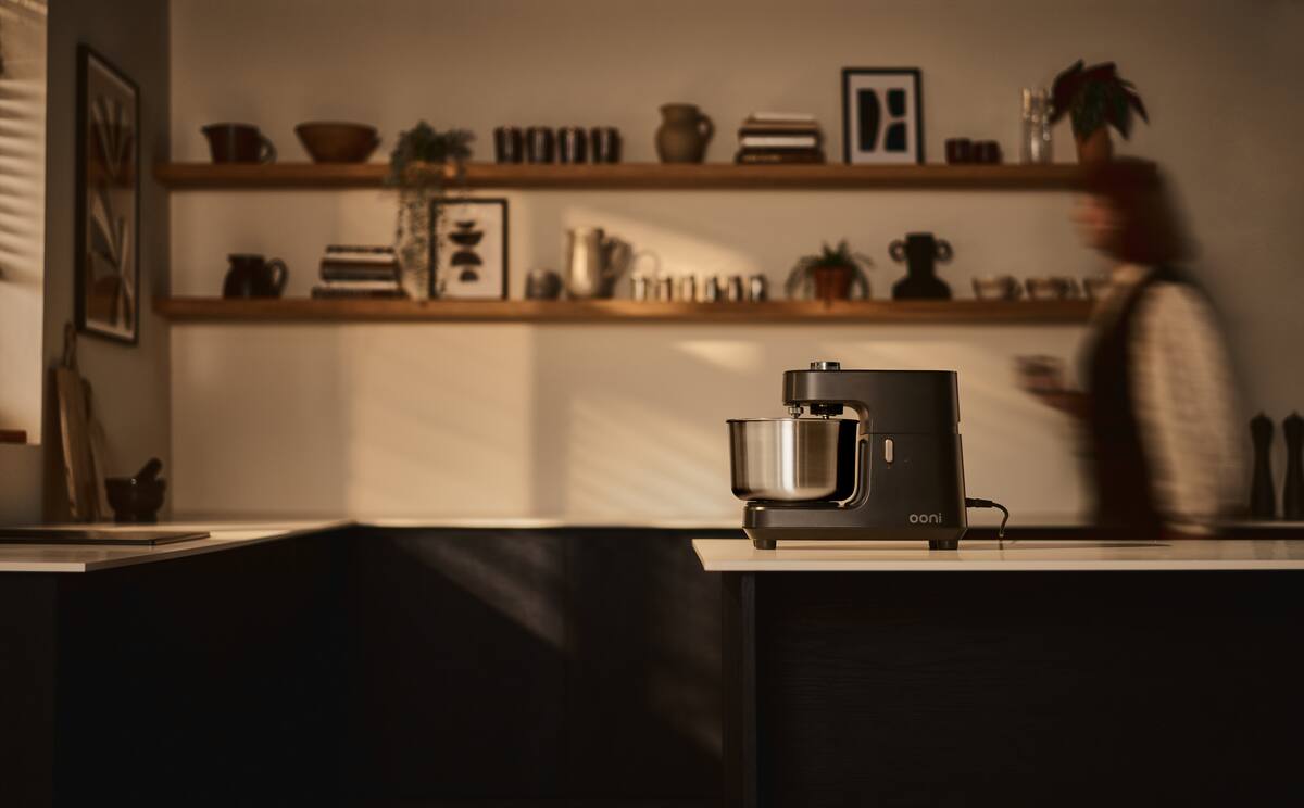 Angle. Ooni - Halo Core 4.8 Qt. Spiral Mixer - Black.