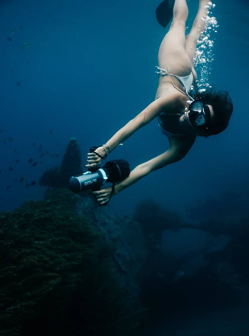 Angle. Asiwo - U1 Universal Water Scooter with Smartwatch-enabled Control - Grey.