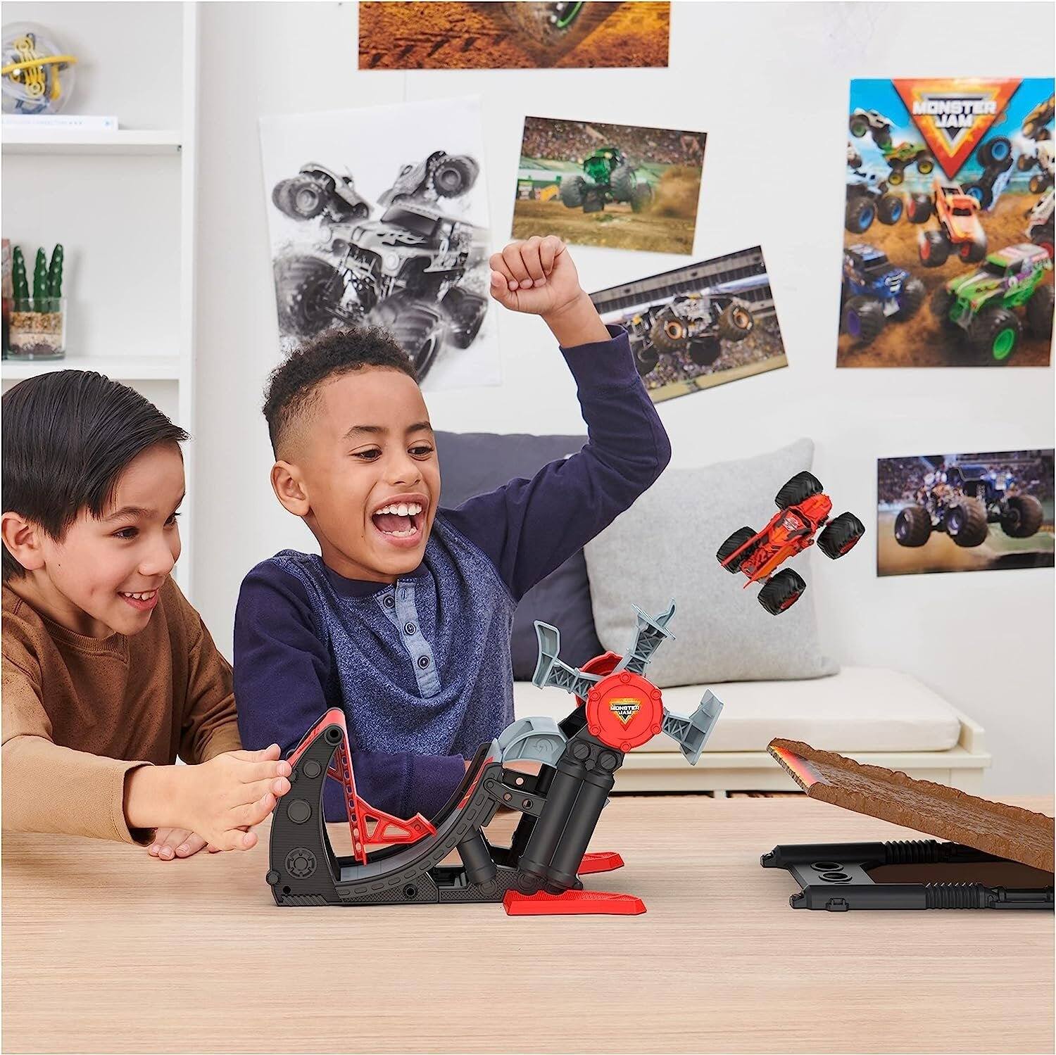 Left. Monster Jam - Monster Jam, Official Bakugan Dragonoid Stunt Dial Playset with Exclusive 1:64 Die-Cast Truck - Multicolor.