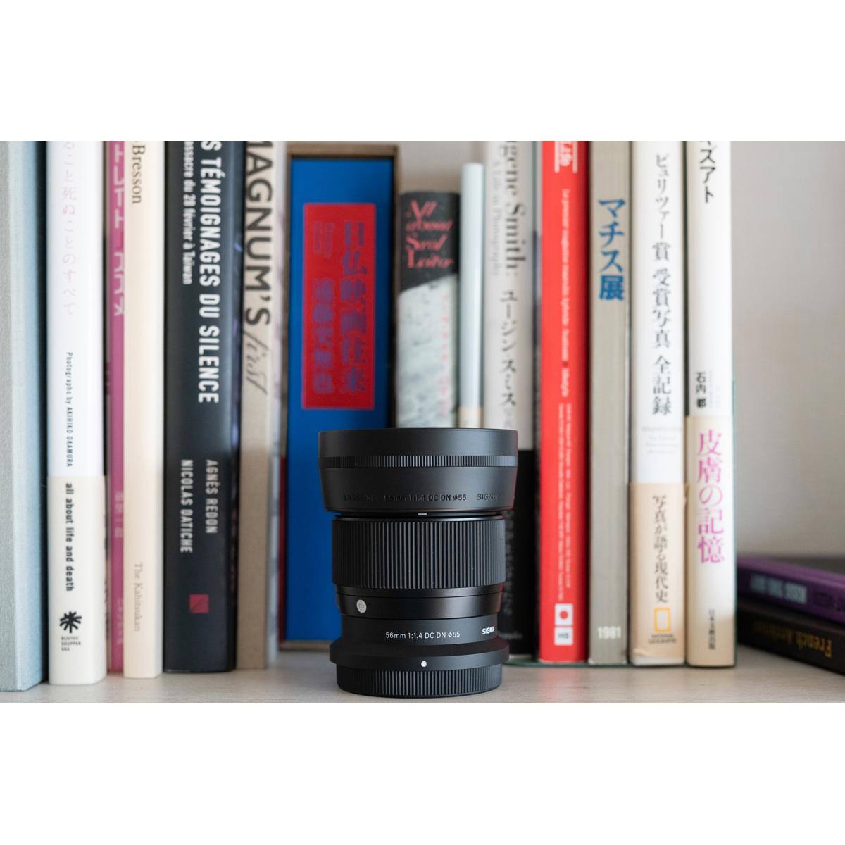 Photographs by Sébastien Trenite about lute pur death HOTH Bresson HIA The S assacre de 20 Talwan fevrier - TMOIGNAGES DU SILENCE NICOLAS AGNS DATICHE REDON AGNUM'S lesl u Y WV Snd Leto Smith: NT 11e 1A 2C P e SATE 56mm 1:1.4 OC ON 55 -E 1 1981