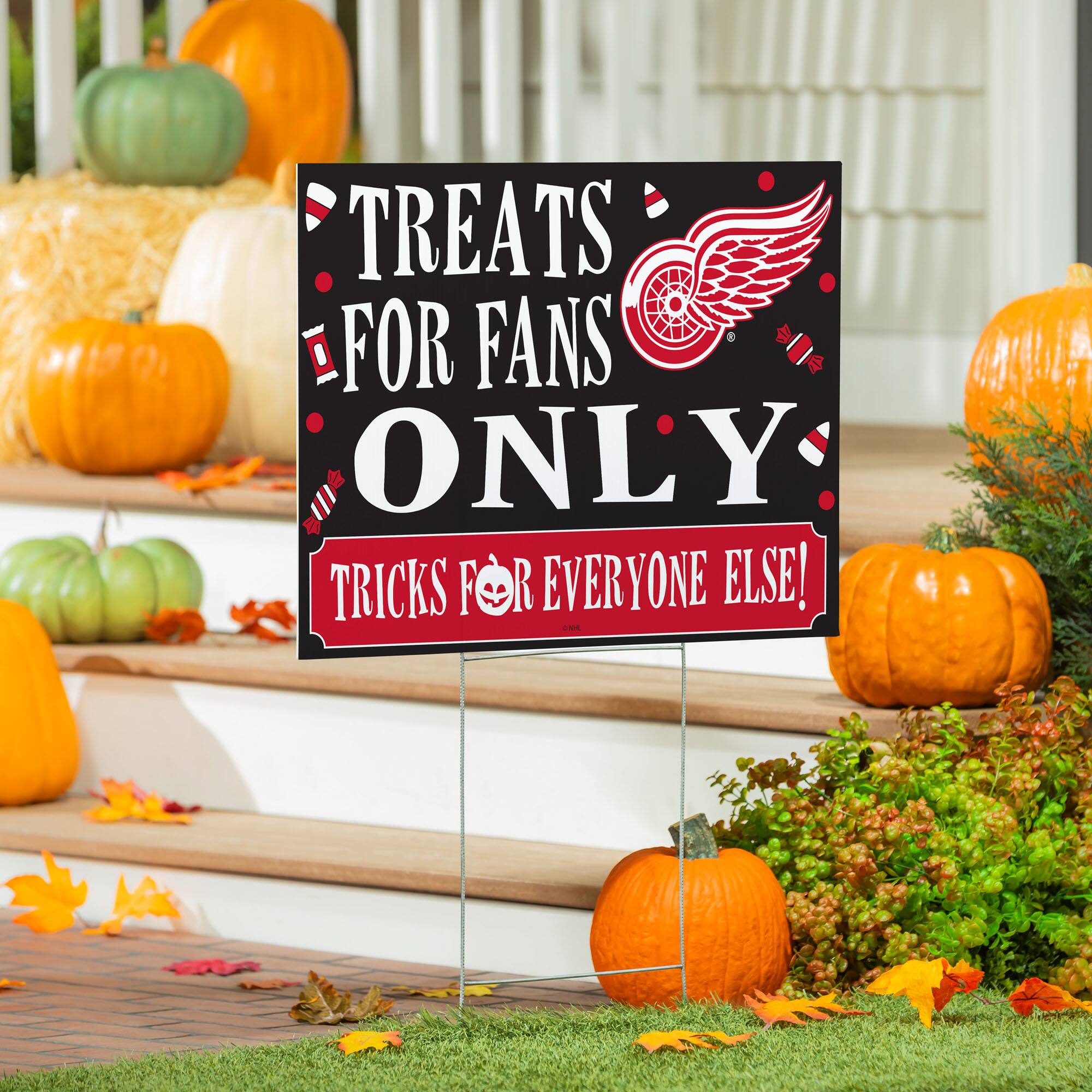 TREATS FOR FANS ONLY  
TRICKS FOR EVERYONE ELSE!