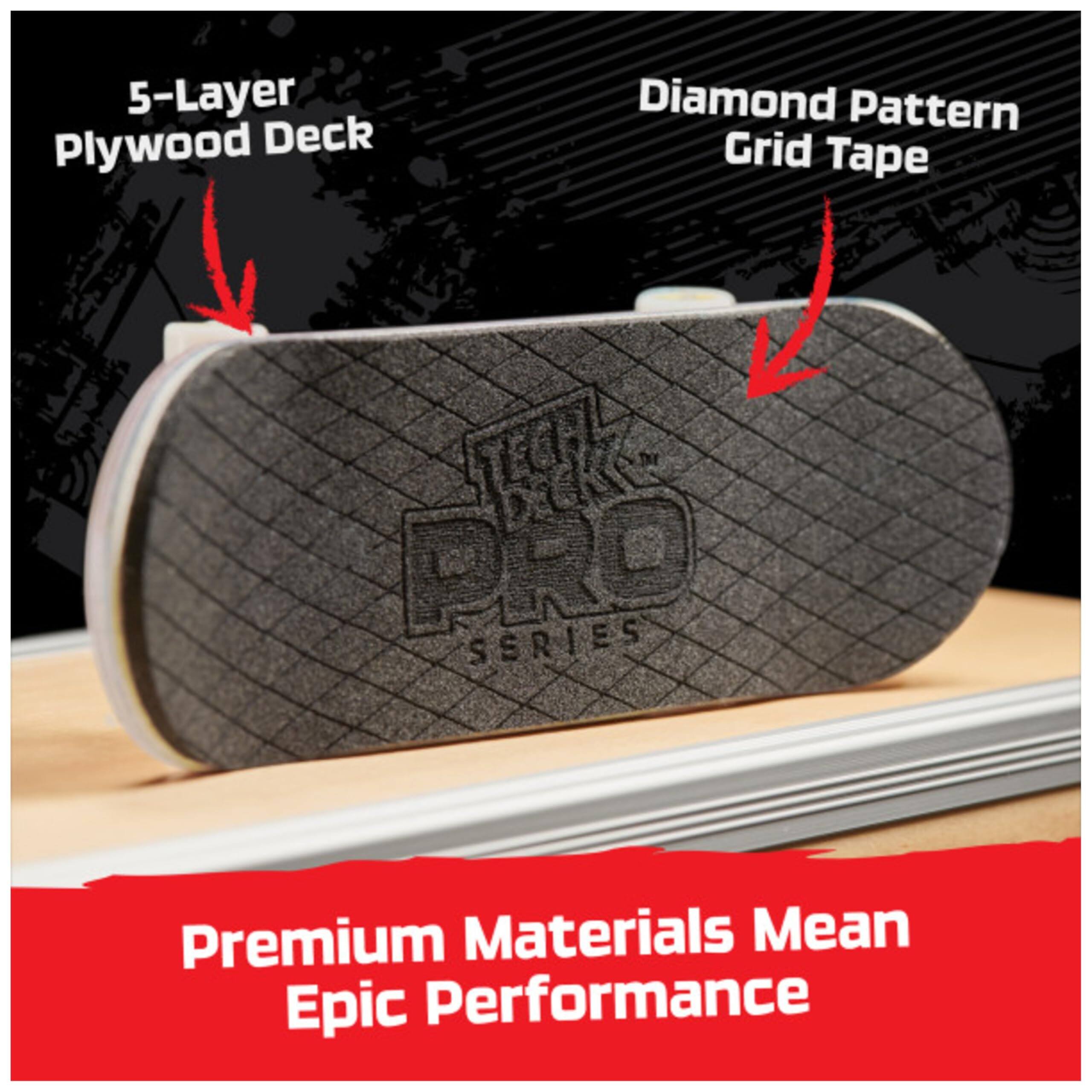 5-Layer Plywood Deck  
Diamond Pattern Grid Tape  
TECH DEEK PRO SERIES  
Premium Materials Mean Epic Performance
