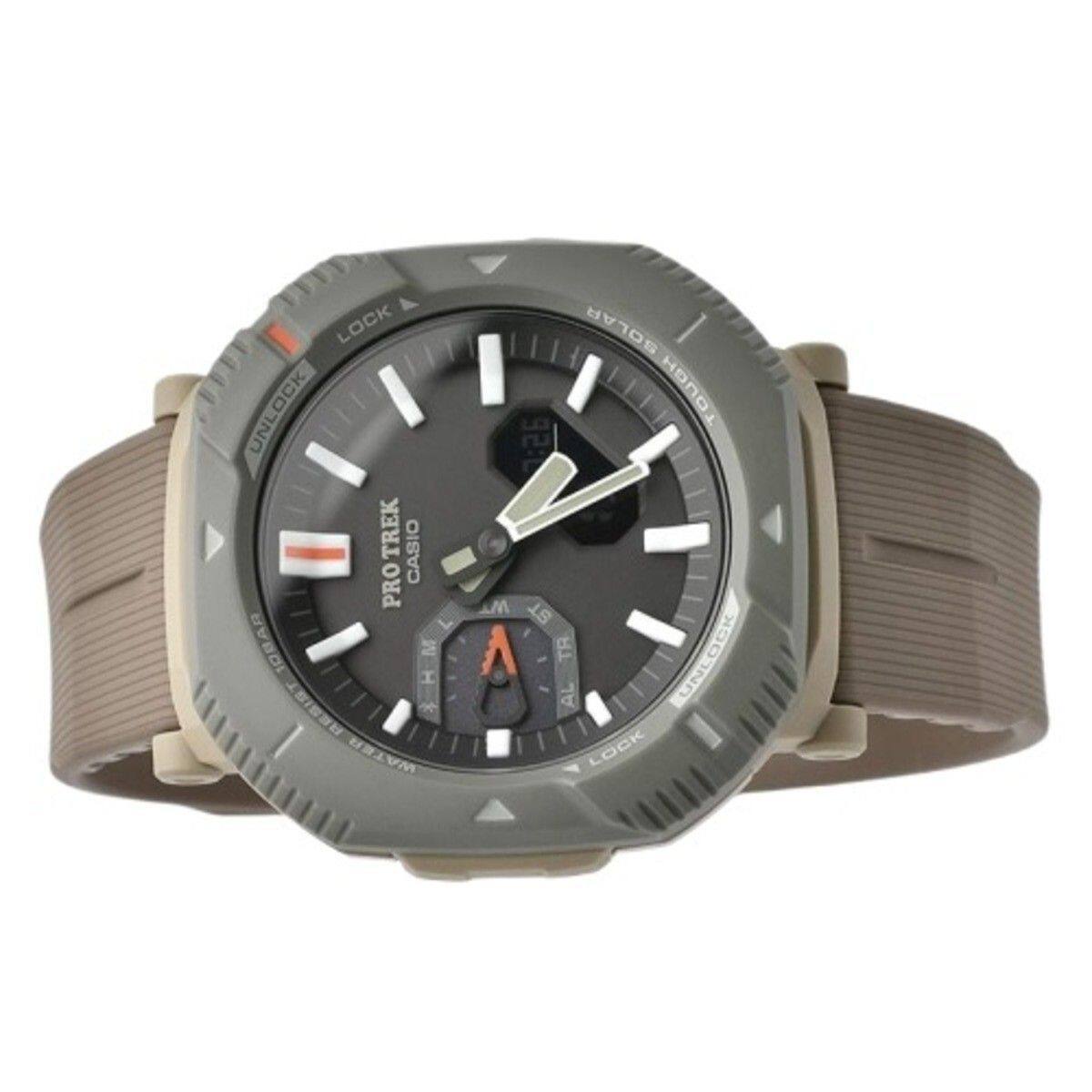 Sure, here is the corrected and grouped text from the image:

- LOCK
- UNLOCK
- TREK
- CASIO
- PRO TREK
- SOLAR
- WATER RESIST
- TOUGH
- 26 LM
- ST
- TR
- UNLOCK
- LOCK