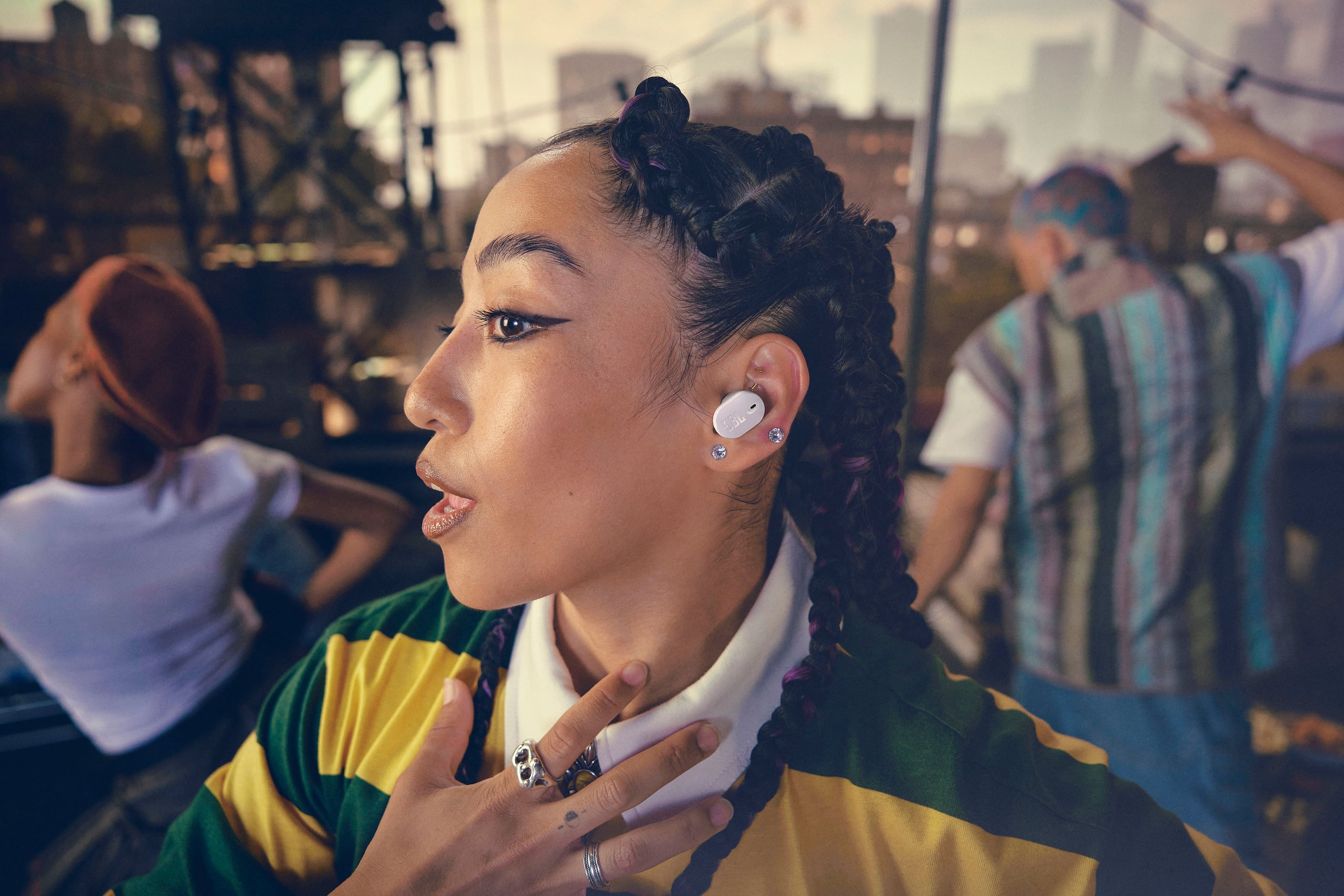 Alt View 7. JBL - Tune Buds 2 True Wireless Noise Cancelling Earbuds - 2025 - Black.