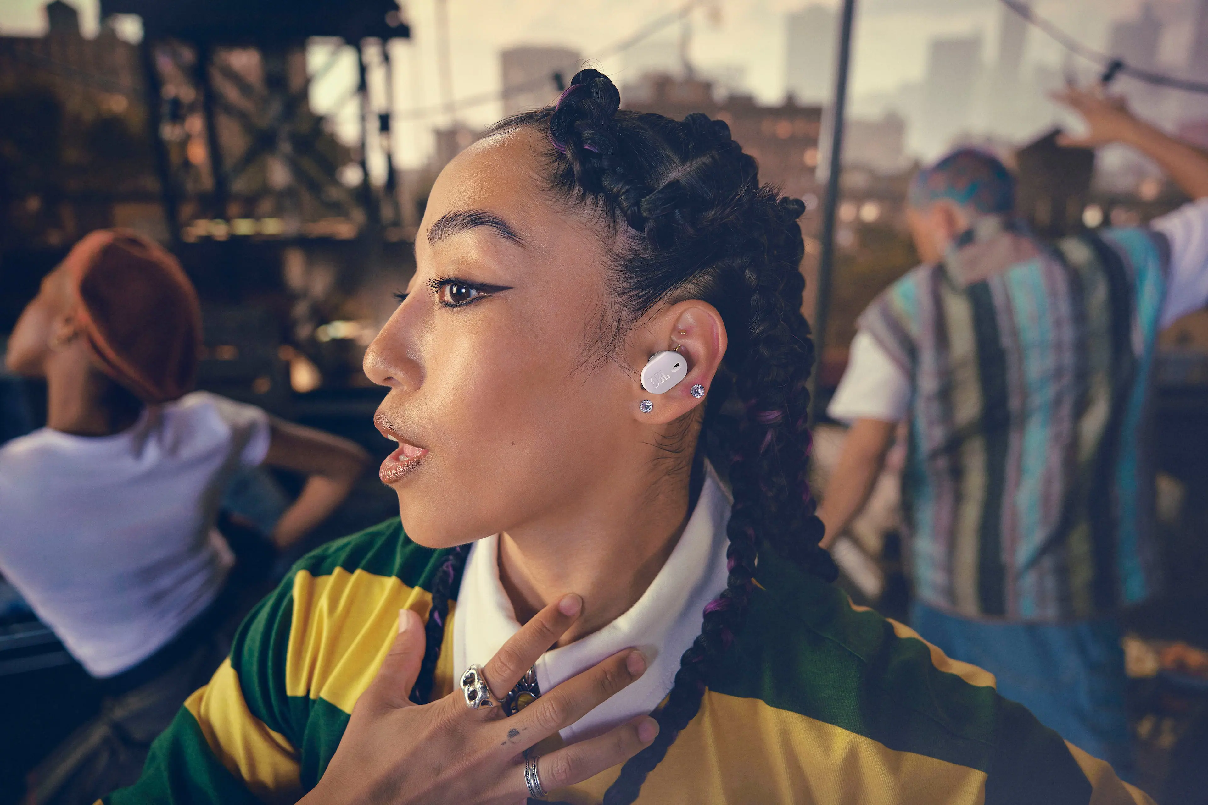 Alt View 7. JBL - Tune Buds 2 True Wireless Noise Cancelling Earbuds - 2025 - Black.