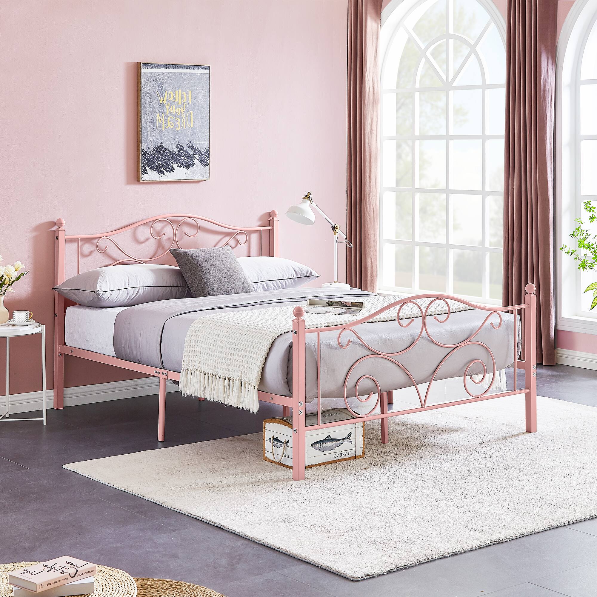 The text on the image is "Welling Moss".