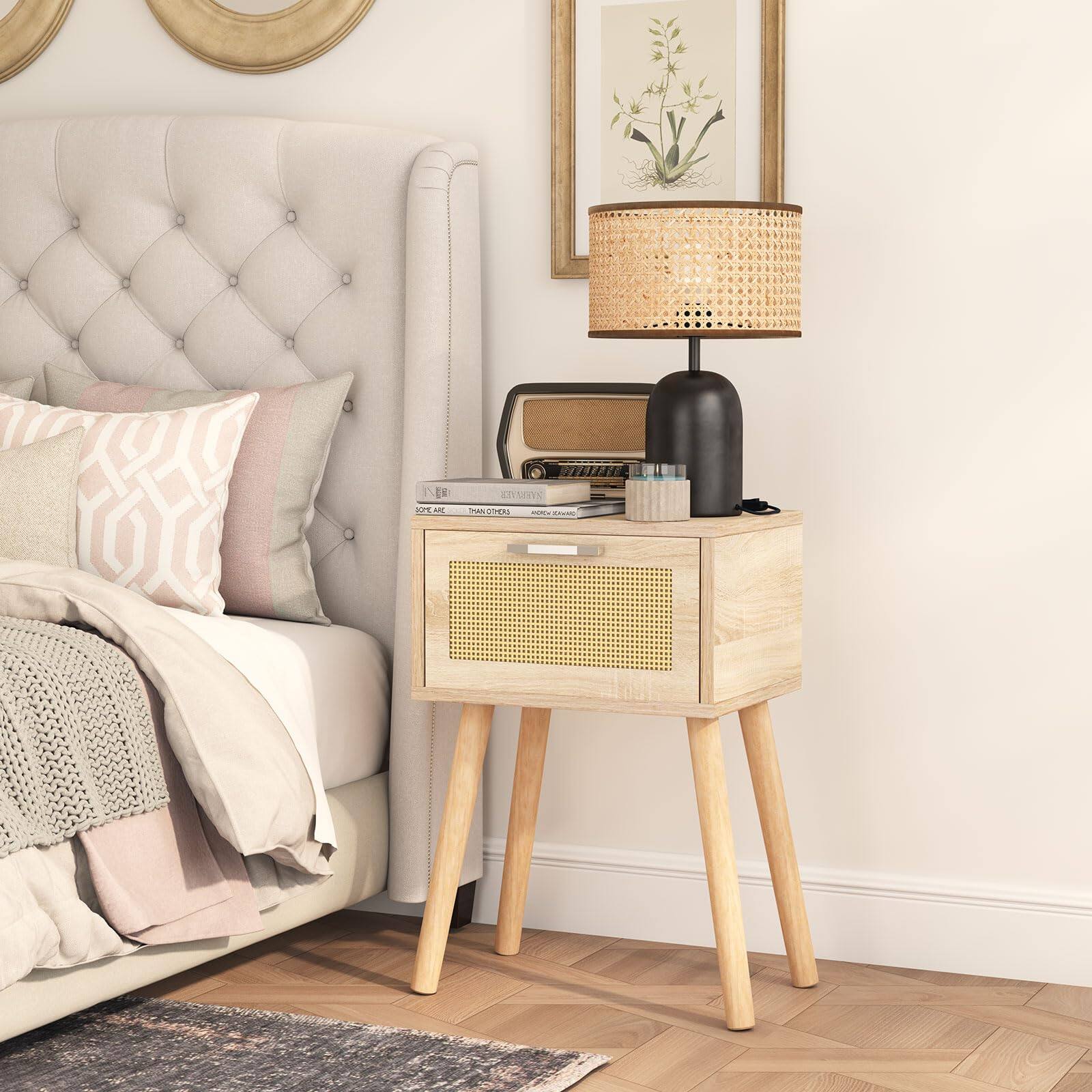 The text on the image reads:

"THIAE MILEUSIVS LCA SANSTHERG aidas C"