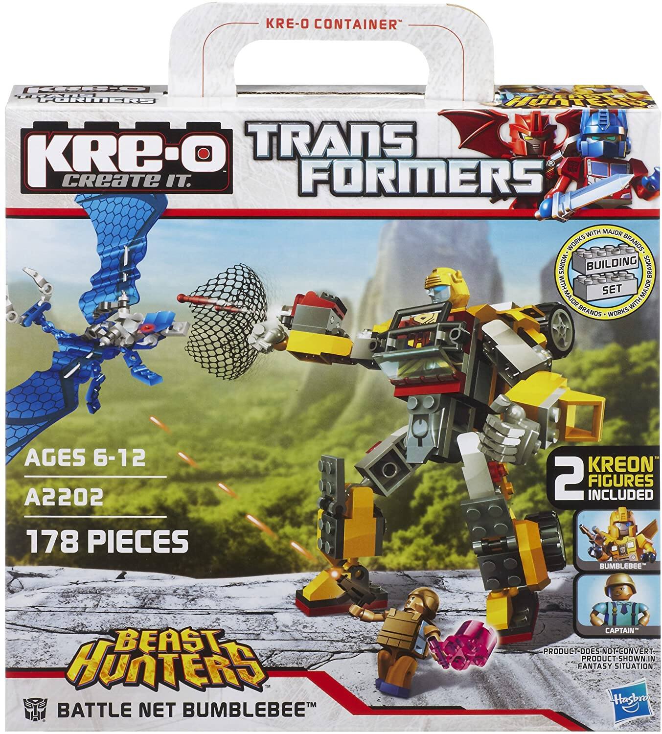 KRE-O CONTAINER  
TRANSFORMERS  
KRE-O CREATE IT.  
FORMERS WITH MAJOR BRANDS  
BUILDING SET  
AGES 6-12  
A2202  
178 PIECES  
2 KREON FIGURES INCLUDED  
BEAST HUNTERS  
BATTLE NET BUMBLEBEE™  
CAPTAIN™  
PRODUCT DOES NOT CONVERT. PRODUCT SHOWN IN FANTASY SITUATION  
Hasbro