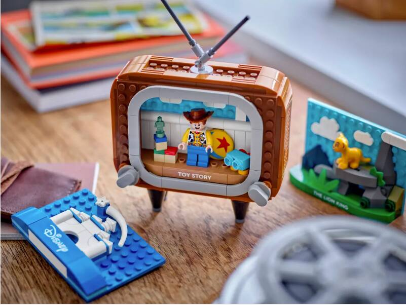 TOY STORY  
Disney  
THE LION KING