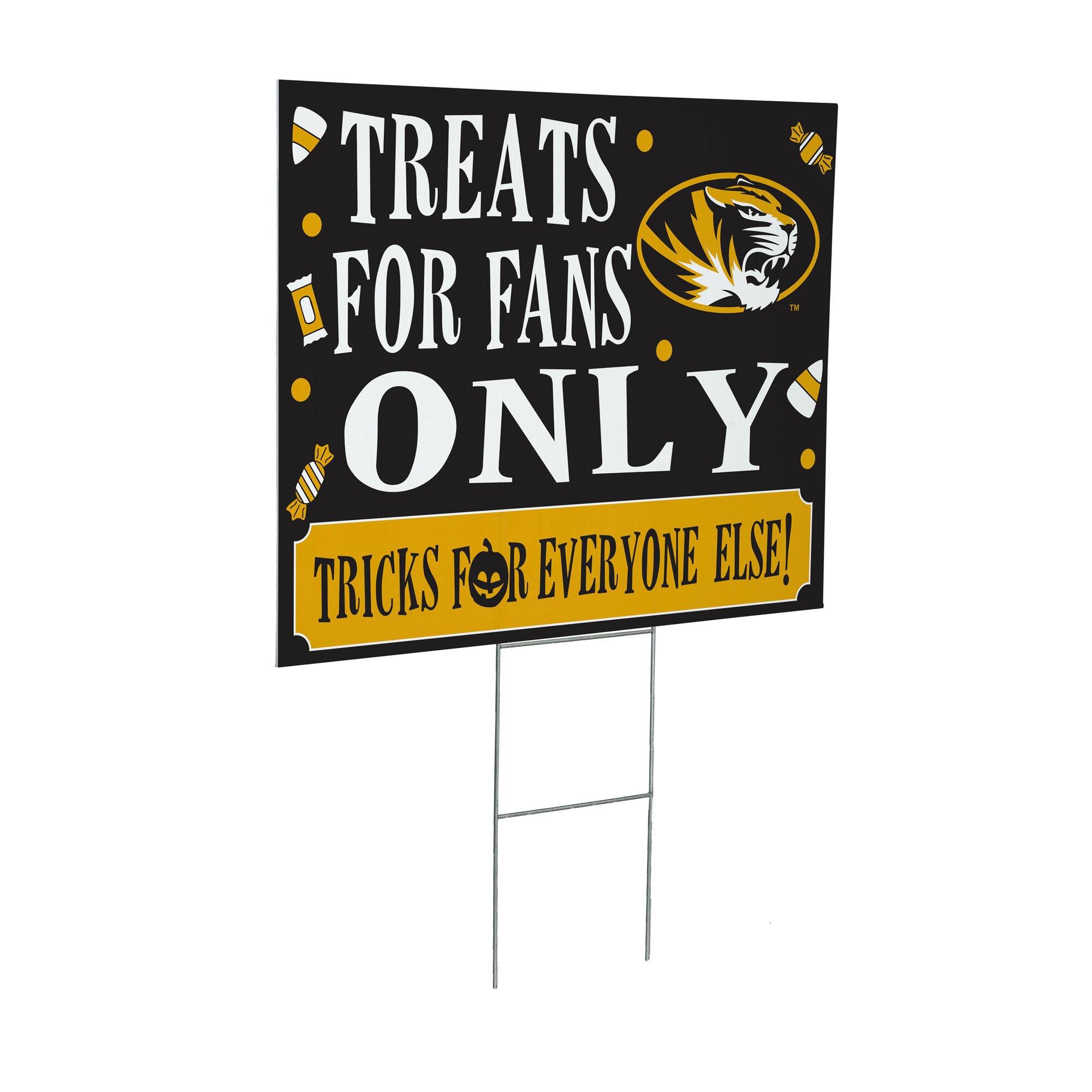 TREATS FOR FANS ONLY  
TRICKS FOR EVERYONE ELSE!