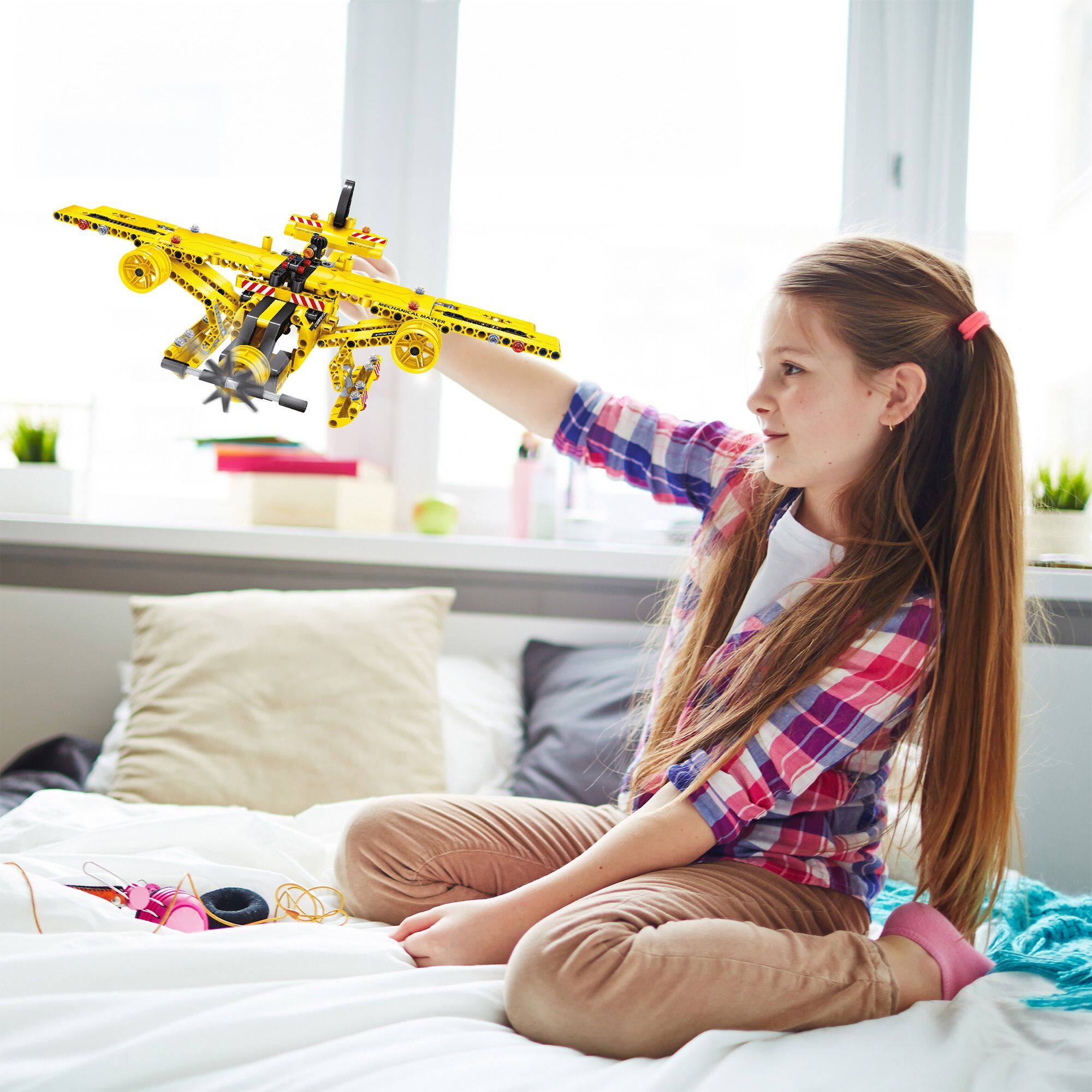 Alt View 4. Everplay - EverPlay  2-in-1 Flying Propeller Airplane & Dump Truck STEM Kids Science Kit Children Ages 8+.