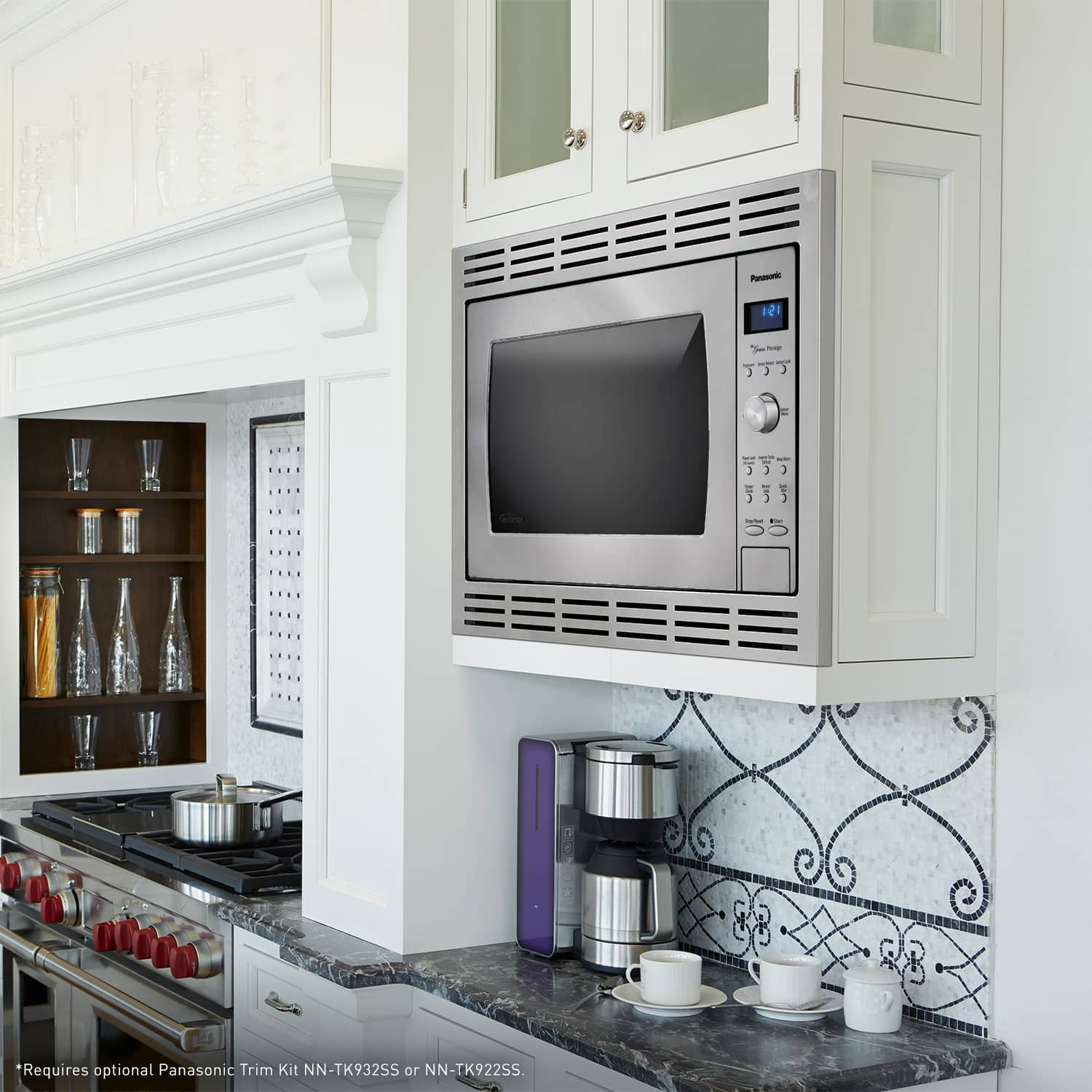 Alt View 13. Panasonic - 2.2 Cu. Ft. 1250 Watt SD987SA Full-Size Microwave with Inverter - Stainless steel.