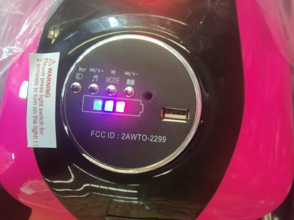 2 seconds to press light switch for the light!!

WARNING

FCC ID: 2AWTO-2299

V+ HI MODE V-

M/V-