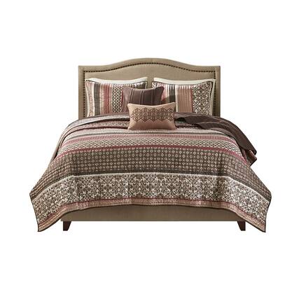 Front. Gracie Mills - Gracie Mills Irmgard 5-Piece Reversible Jacquard Quilt Set with Throw Pillows - Red.