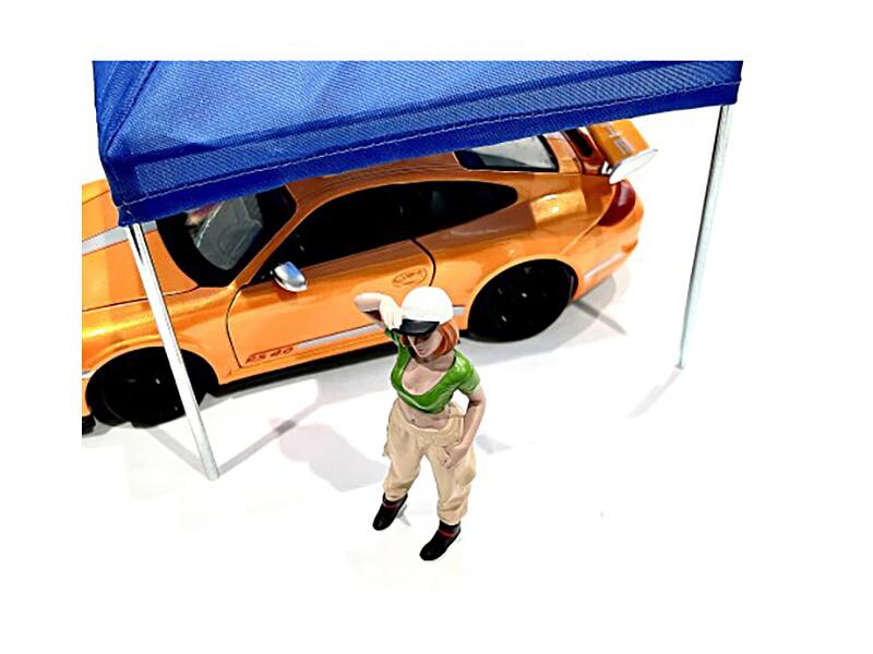 Left. American Diorama - "Hip Hop Girls" Figure 1 for 1/18 Scale Models by American Diorama - Multi.