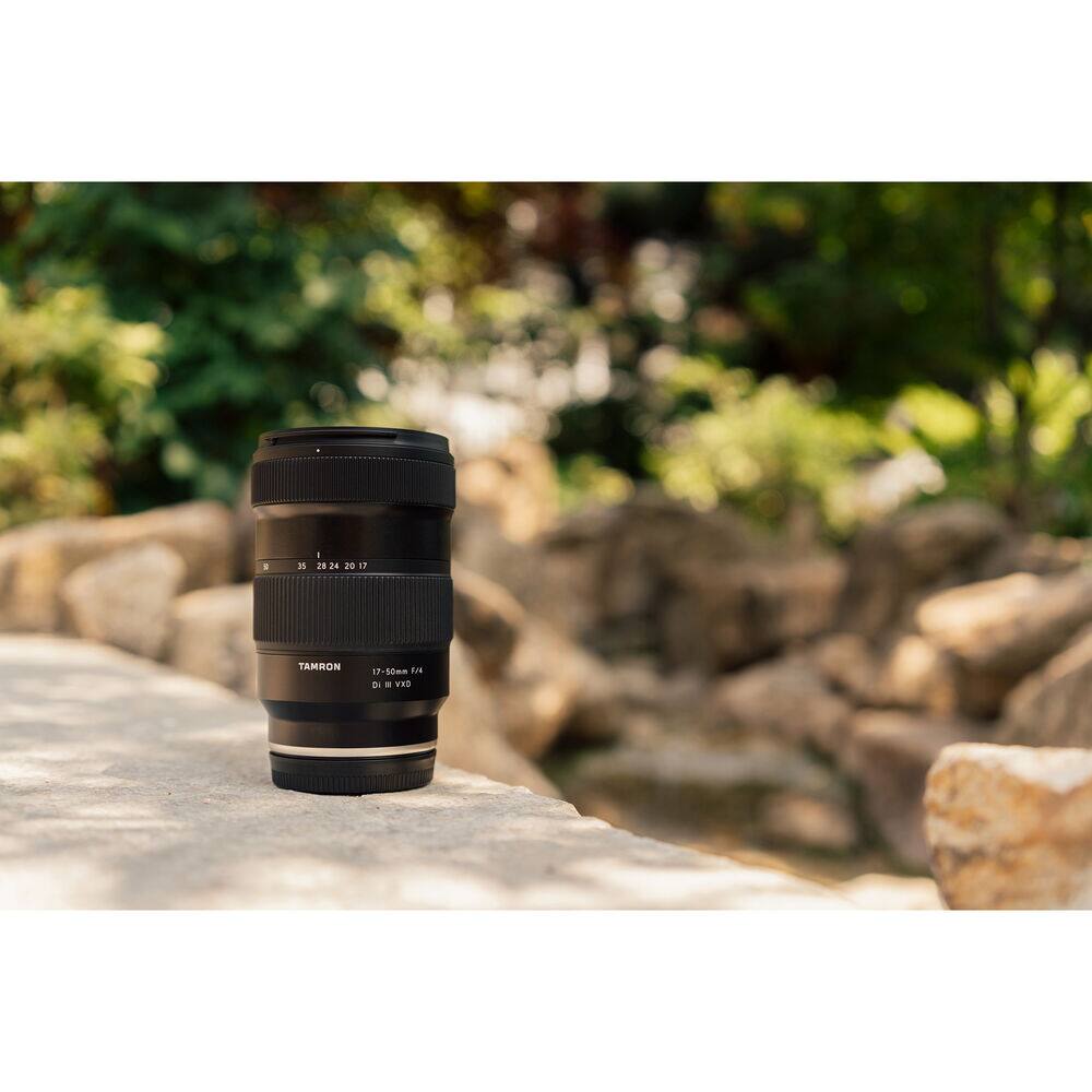 35 2824 2017  
TAMRON  
17-50mm F/4 DI III VXD