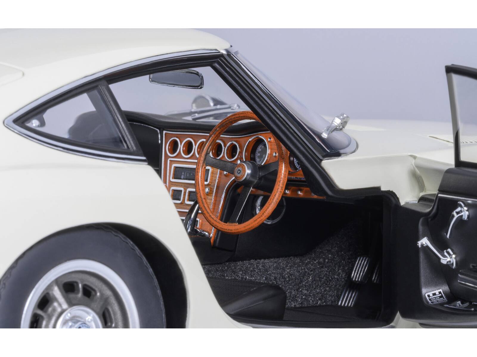 Back. Autoart - 1967 Toyota 2000GT RHD (Right Hand Drive) White 1/18 Model Car by Autoart - White.