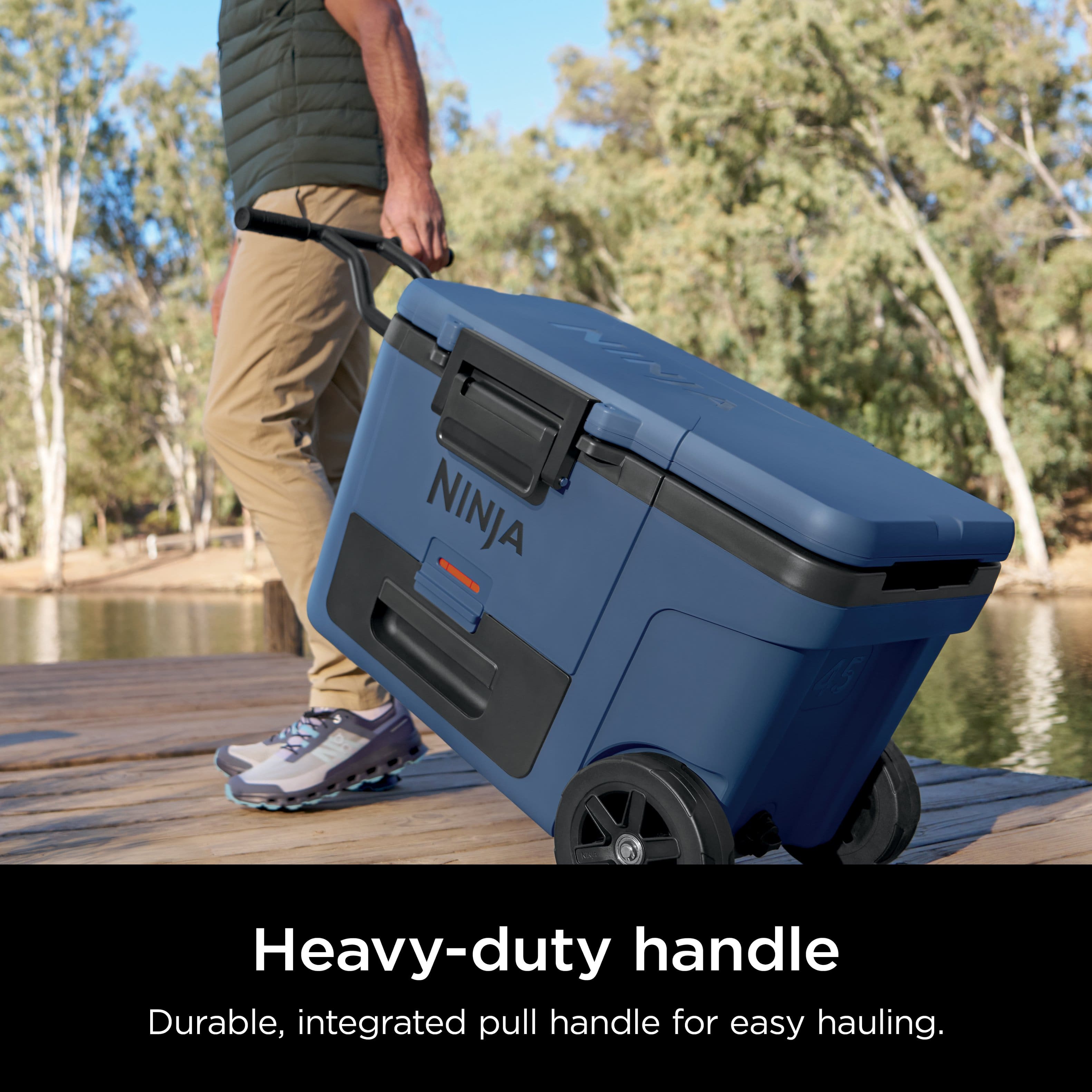 NINJA 45 Heavy-duty handle Durable, integrated pull handle for easy hauling.