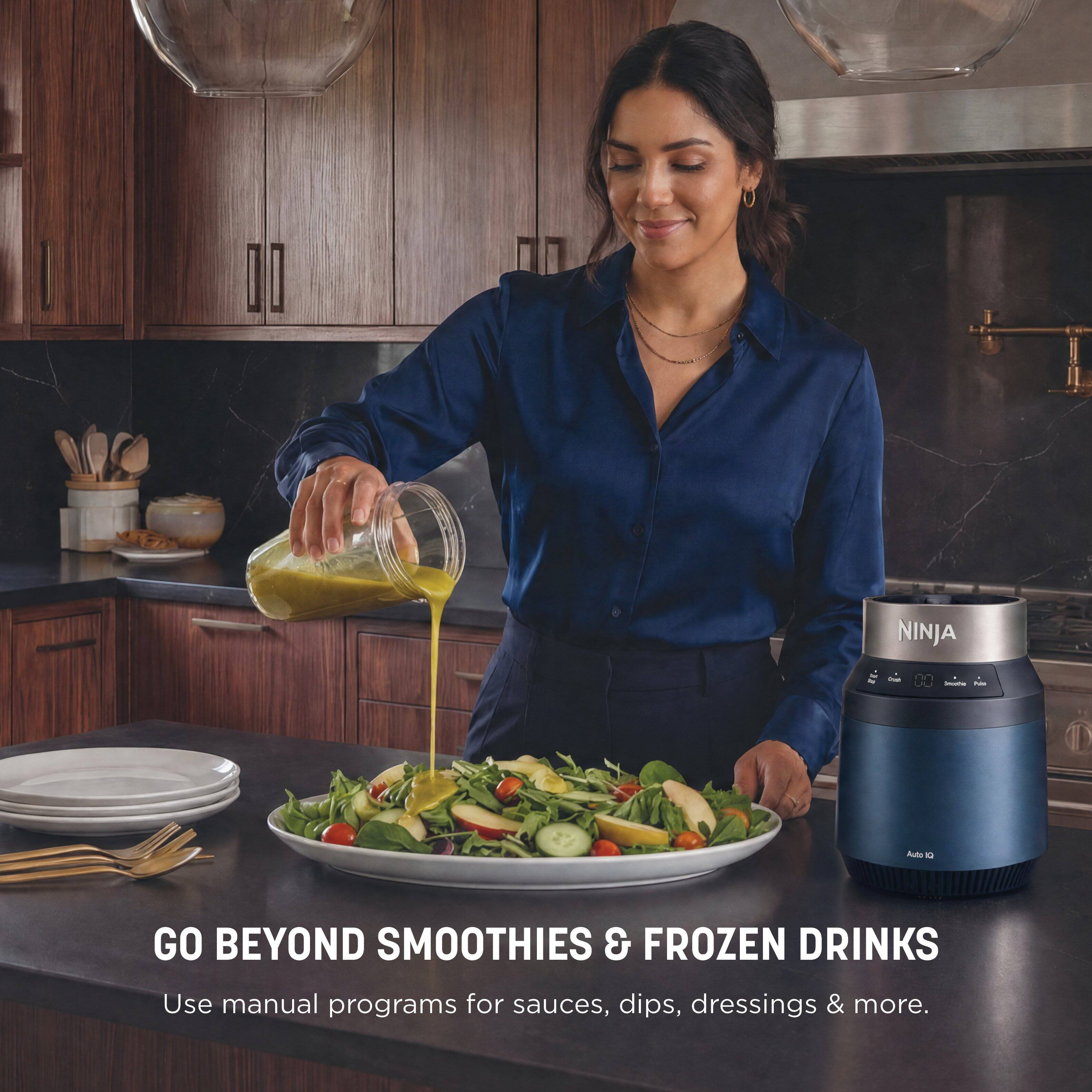 NINJA  
- Club  
SecaDe App  
Auto Q  
GO BEYOND SMOOTHIES & FROZEN DRINKS  
Use manual programs for sauces, dips, dressings & more.