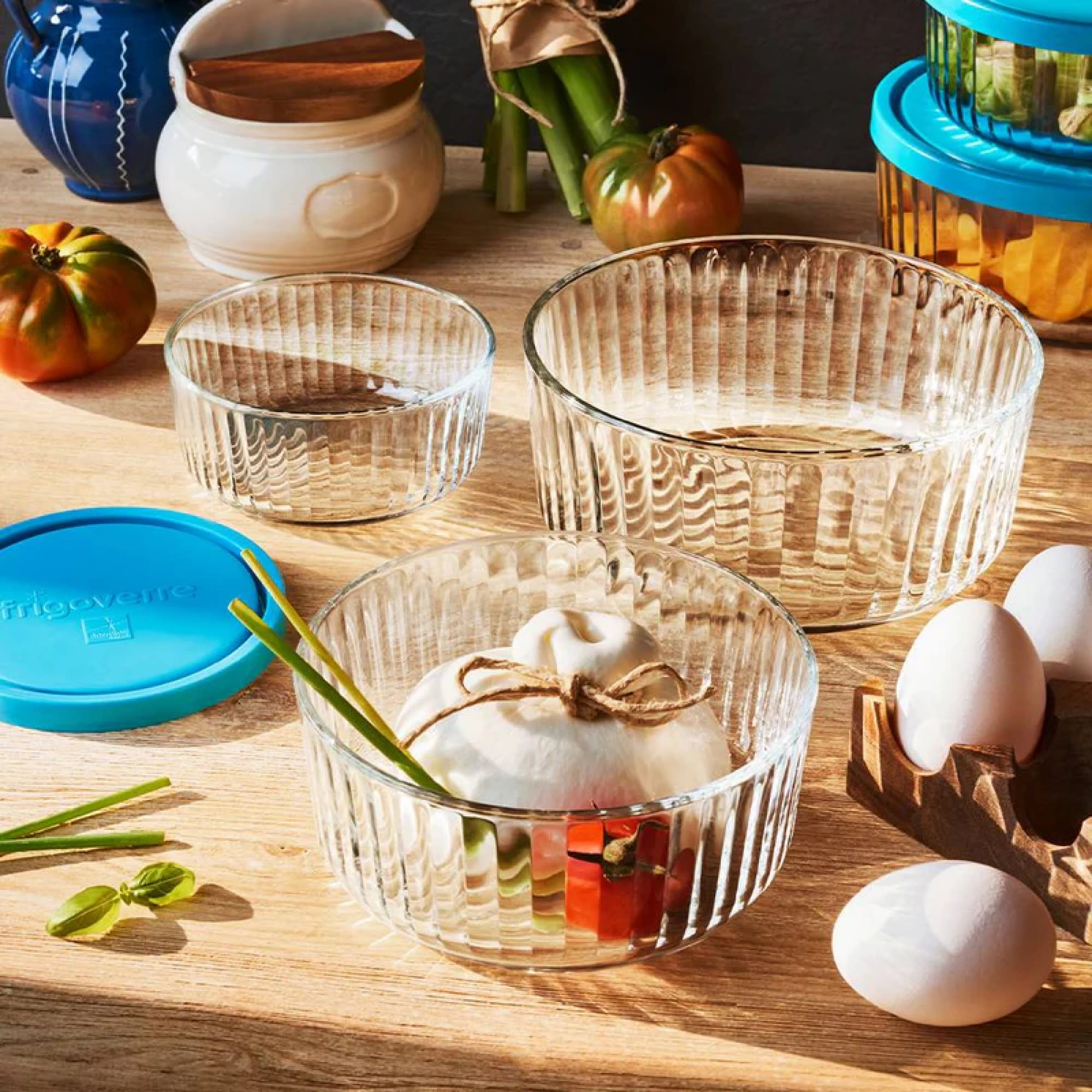 Angle. Bormioli Rocco - Bormioli Rocco Frigoverre Brilliante Ribbed Glass Storage Bowls Set of 2, 13.25oz & 27.75oz - Clear.