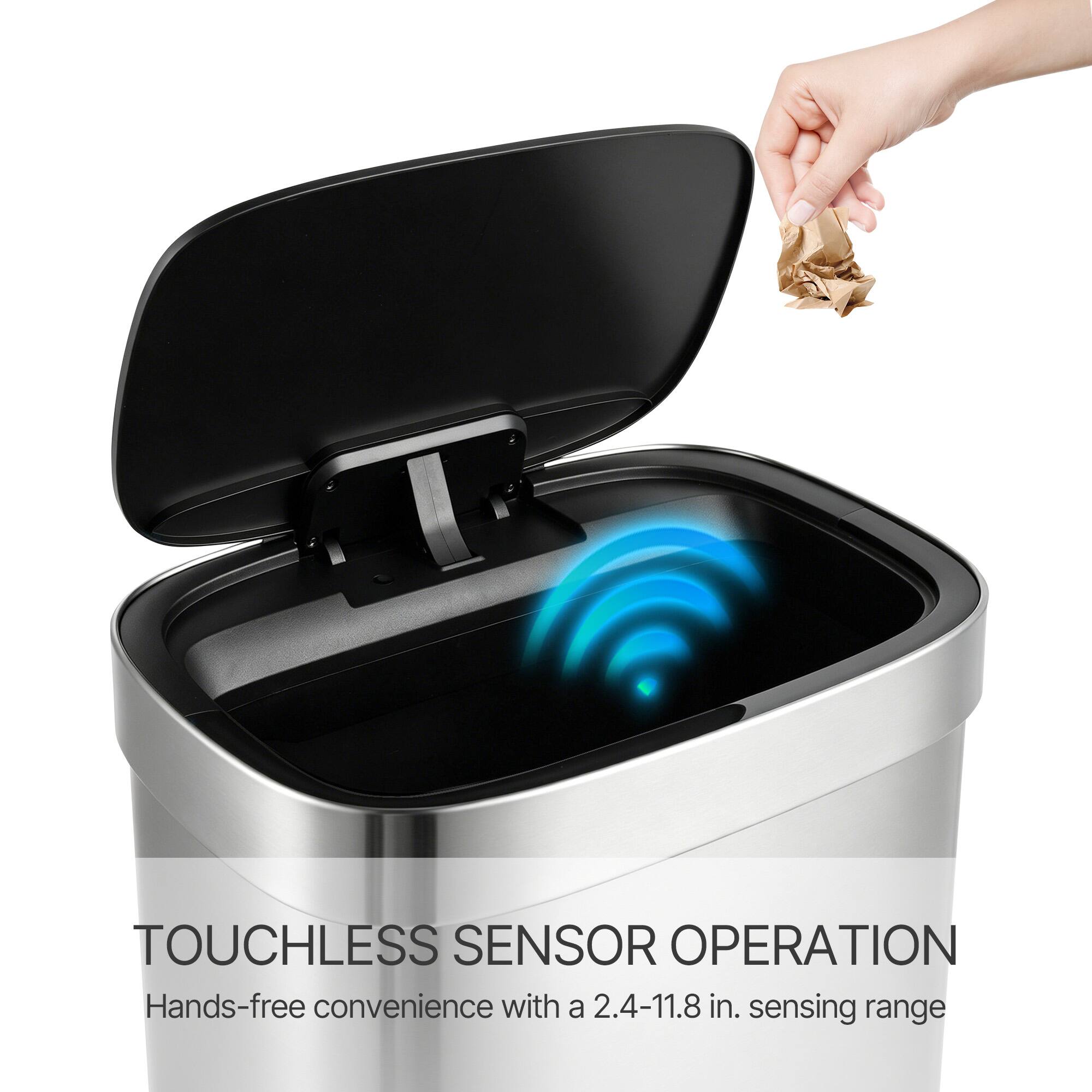 TOUCHLESS SENSOR OPERATION  
Hands-free convenience with a 2.4-11.8 in. sensing range