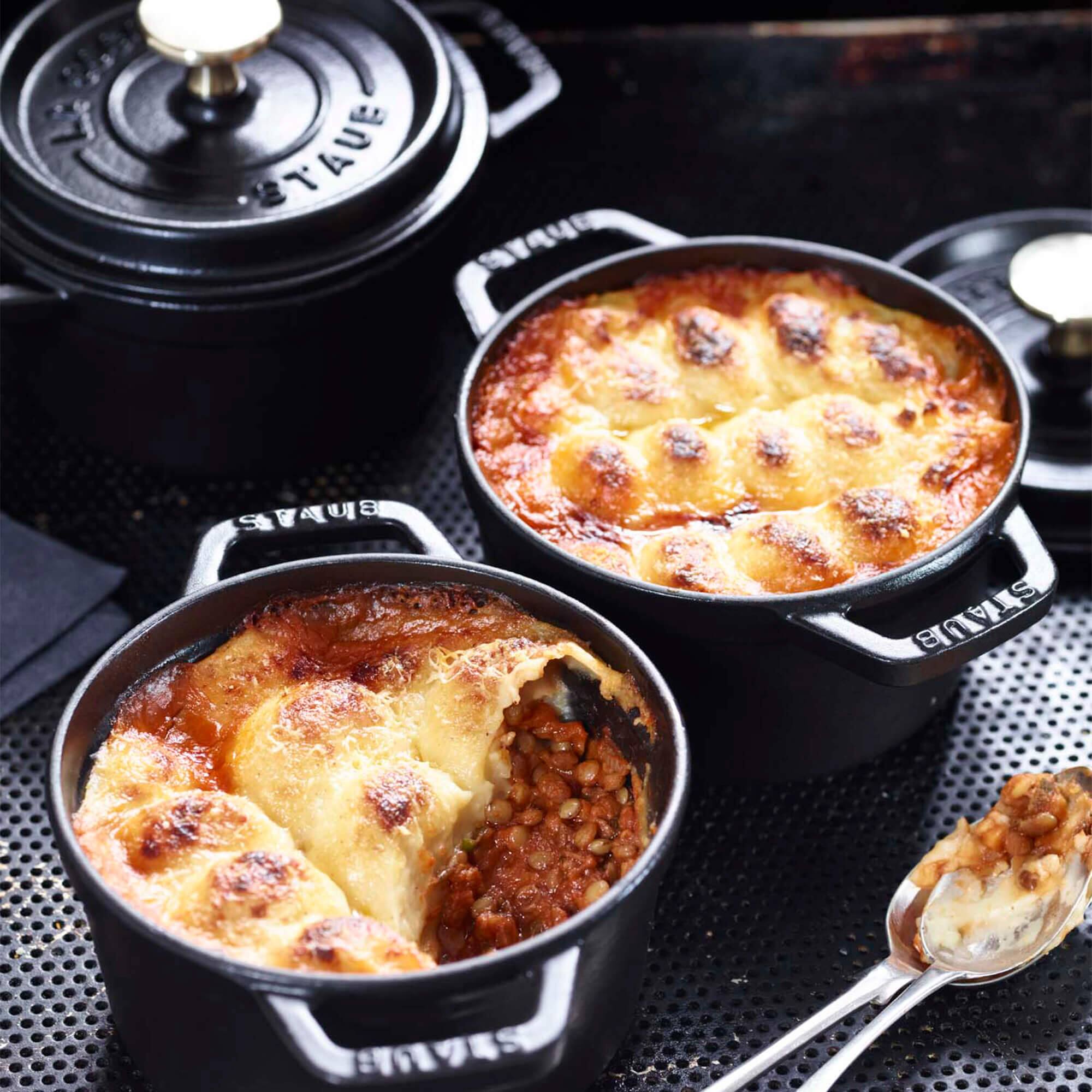 Staub Cast Iron Round Cocotte - Thumbnail 5