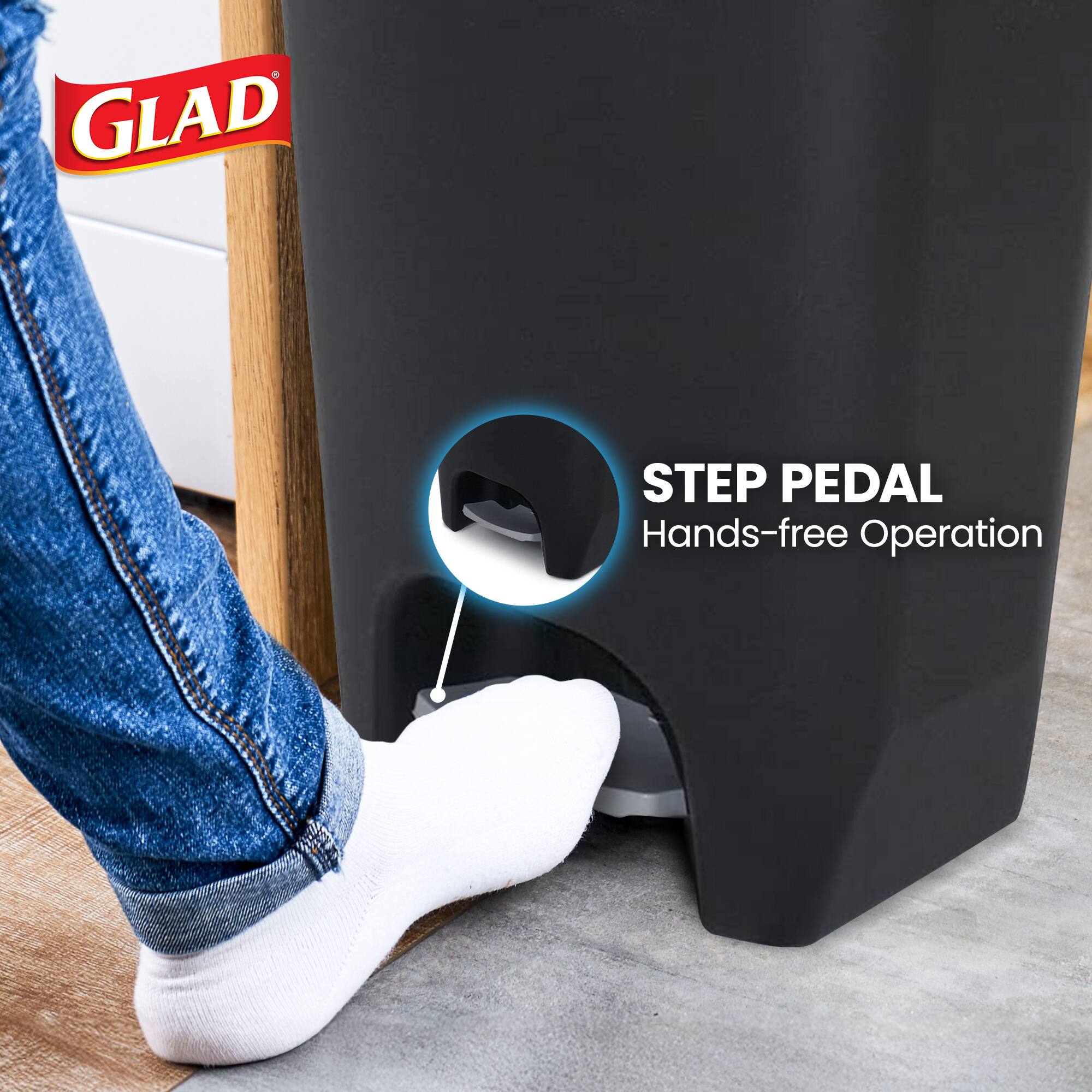 GLAD  
STEP PEDAL  
Hands-free Operation