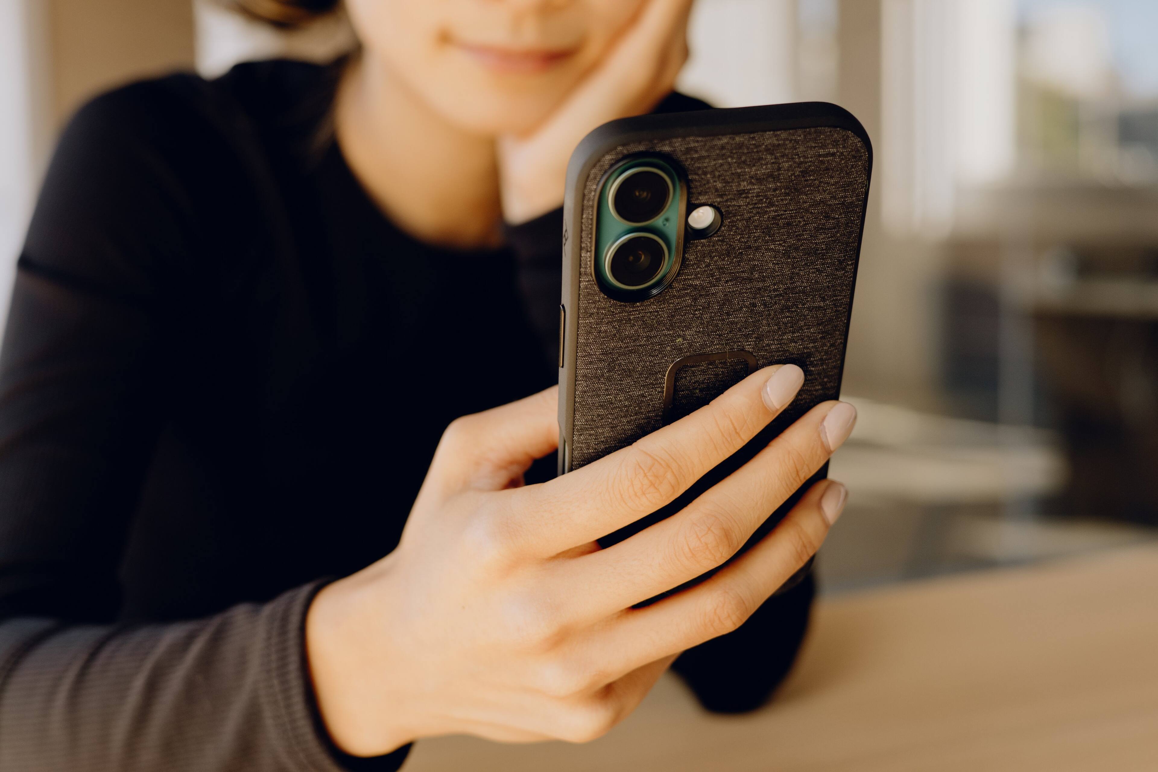 Alt View 2. Peak Design - Everyday Fabric Case for iPhone 16 Plus - Charcoal.